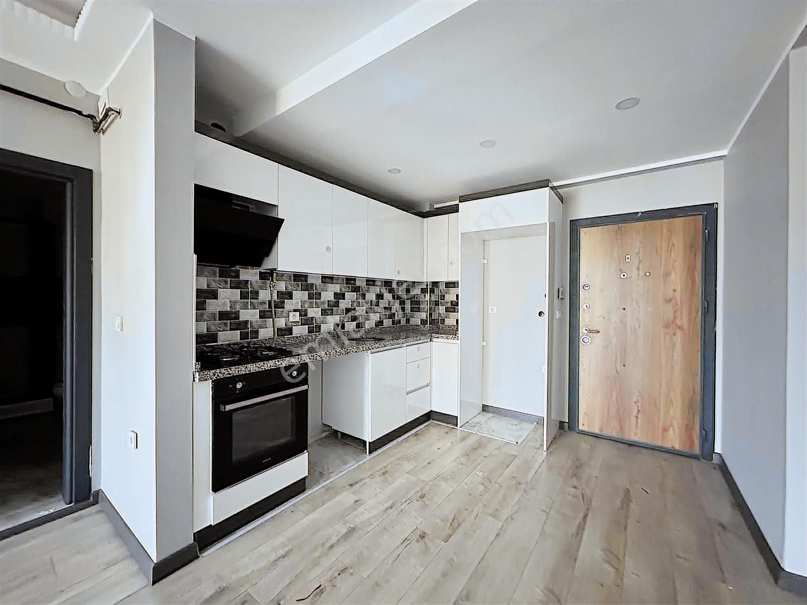 Tuğra'dan Çobançeşme De 1+1 Ara Kat Kiralık Daire