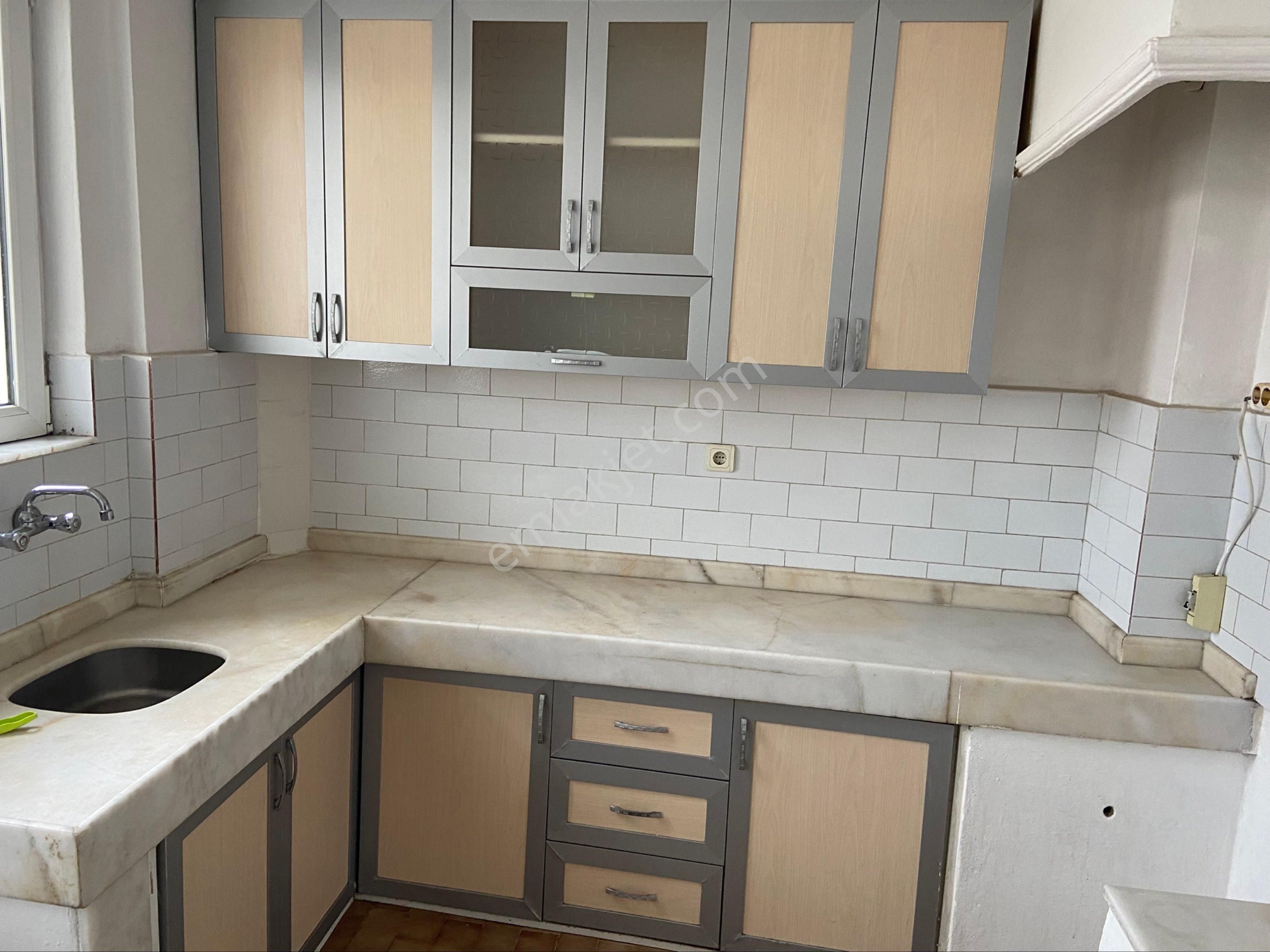 Altındağ 100.yıl Üzerinde Asansörlü 3+1 Daire 25.000tl Ye Kiralık - Görsel 5