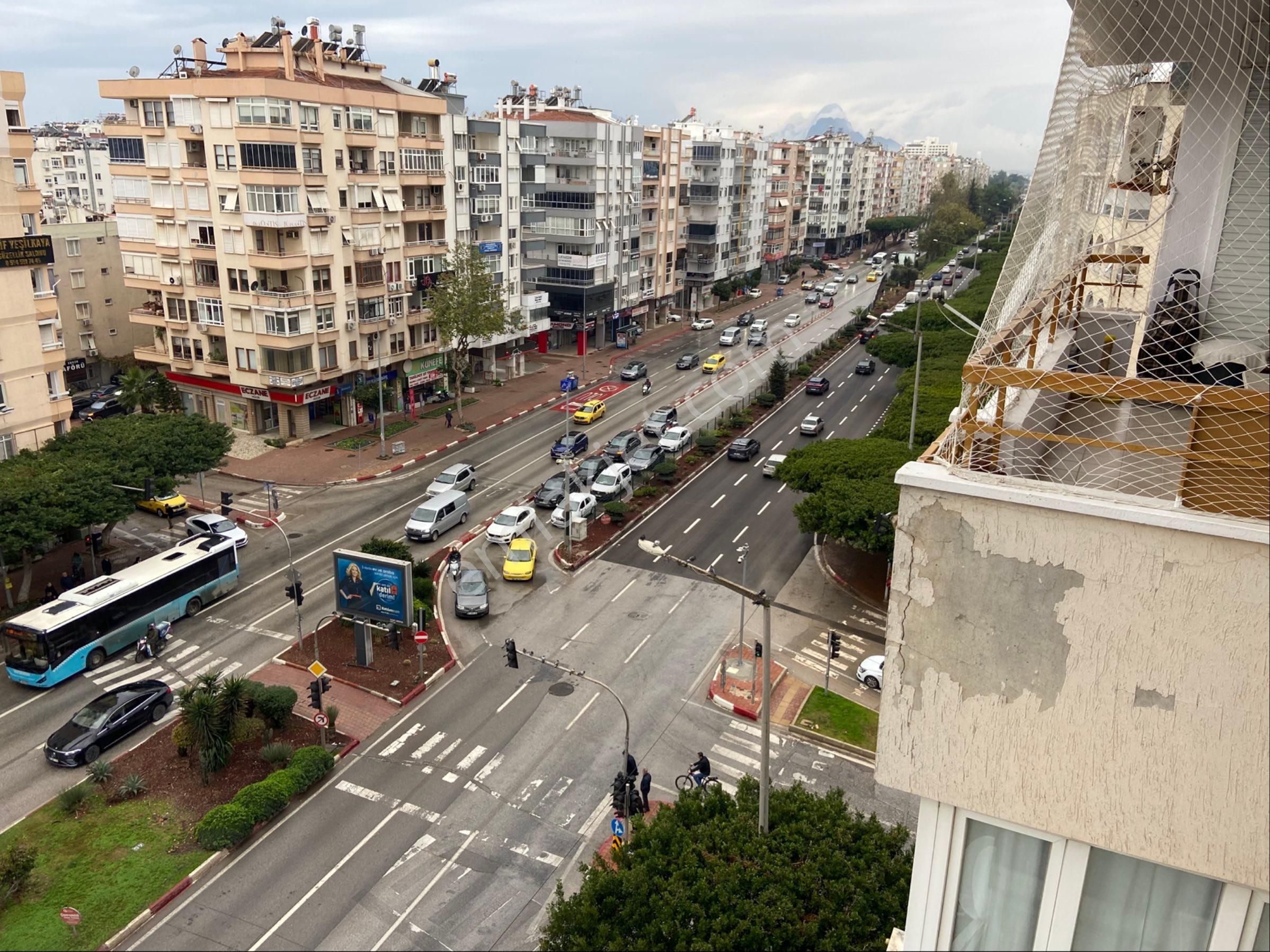 Altındağ 100.yıl Üzerinde Asansörlü 3+1 Daire 25.000tl Ye Kiralık - Görsel 12