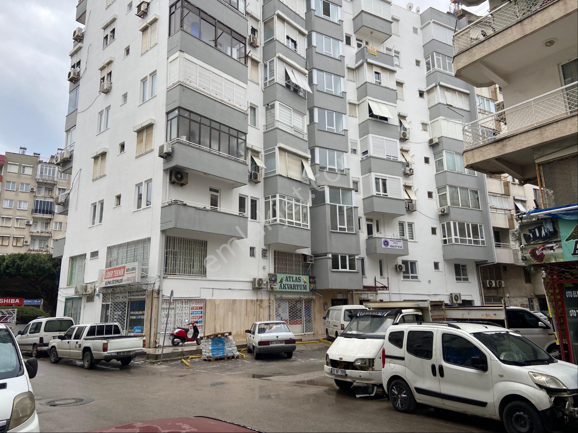 Altındağ 100.yıl Üzerinde Asansörlü 3+1 Daire 25.000tl Ye Kiralık