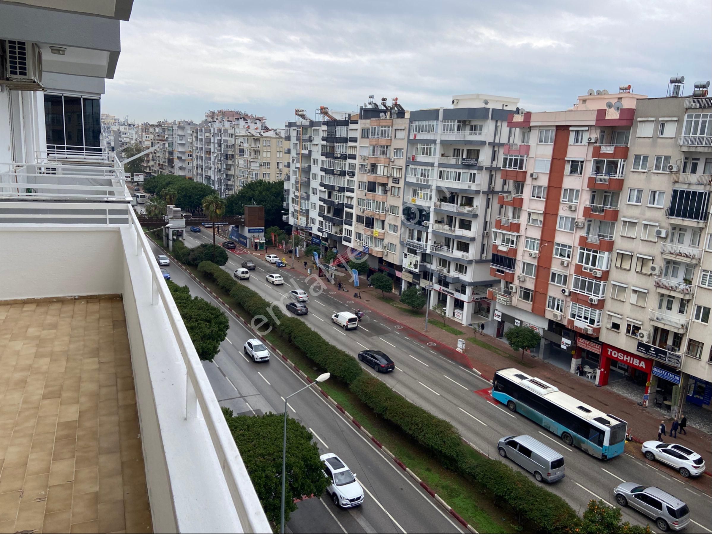 Altındağ 100.yıl Üzerinde Asansörlü 3+1 Daire 25.000tl Ye Kiralık - Görsel 11