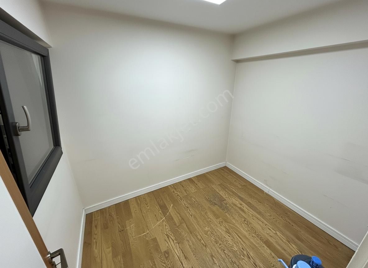 Denize Sıfır İskele Çaprazı Yeni Binada Ara Kat 3+1 Büro - Görsel 9