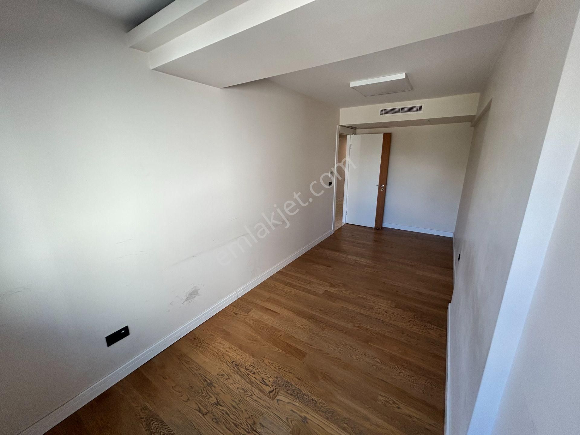 Denize Sıfır İskele Çaprazı Yeni Binada Ara Kat 3+1 Büro - Görsel 12