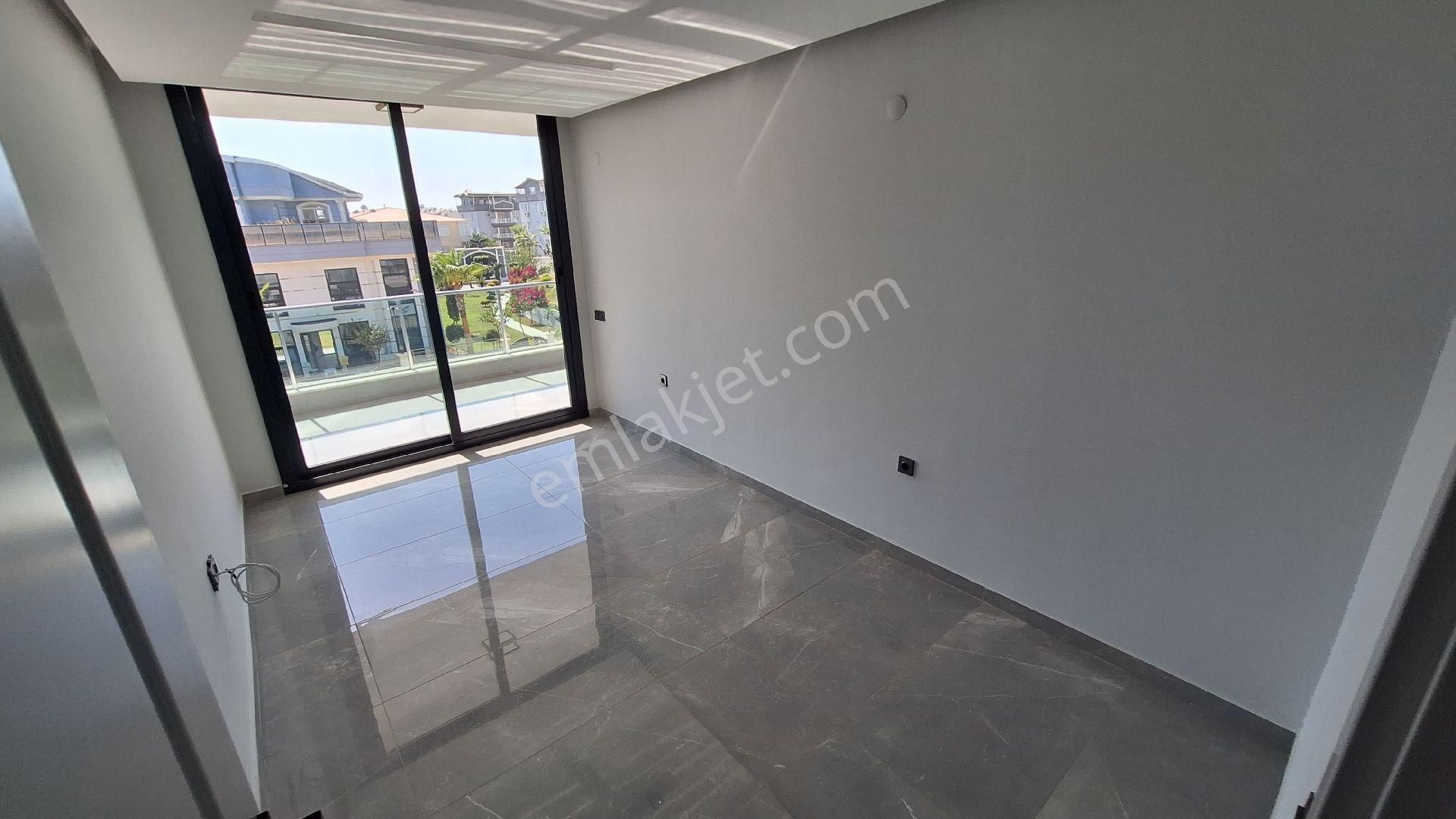 Altınkum'da Havuzlu Sitede Deniz Manzaralı Satılık 2+1 - Görsel 9