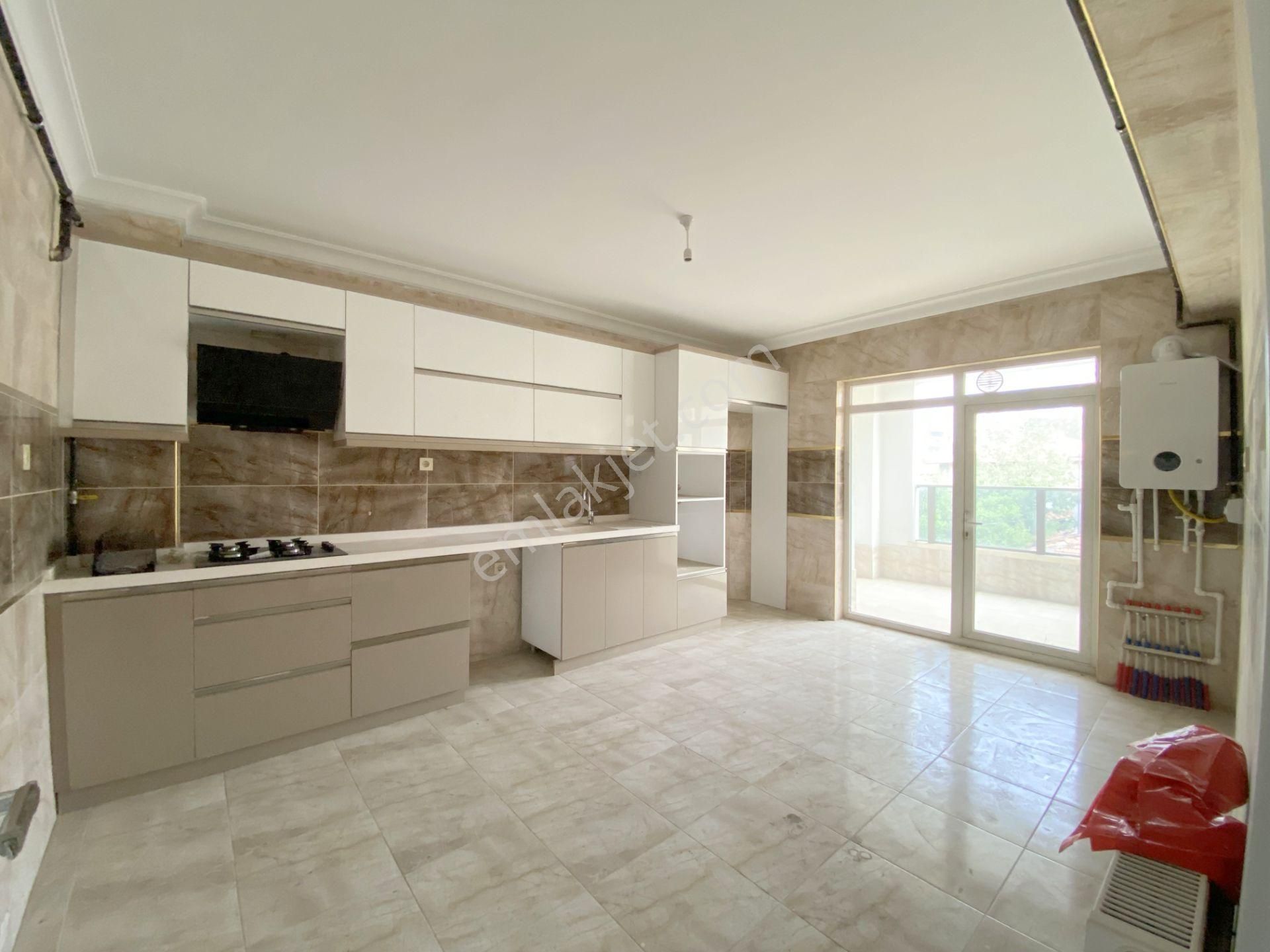 Yıldıztepe'de, 3+1, Sıfır, Ara Katta, Cadde Yanı,güneybatı Daire