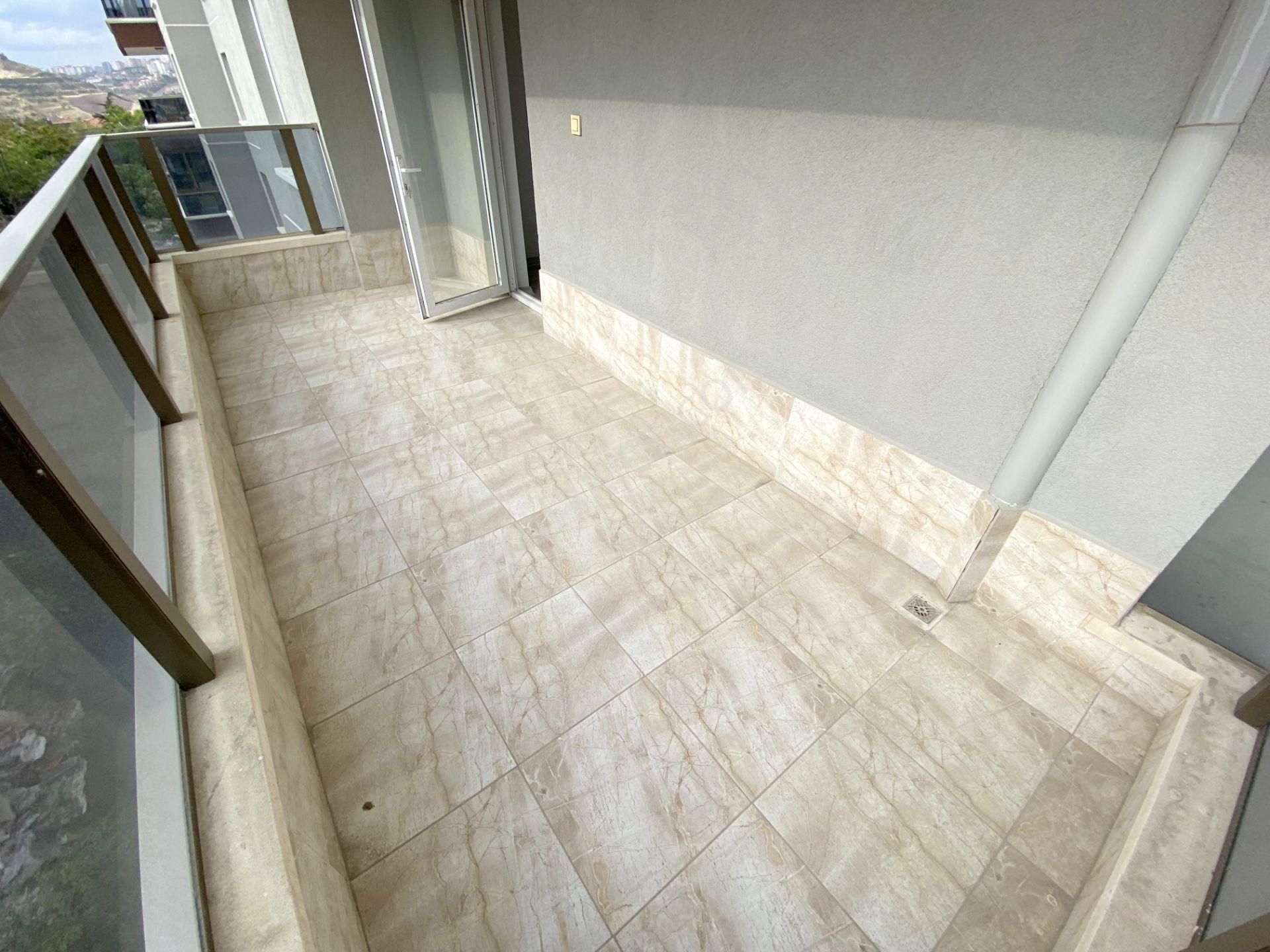 Yıldıztepe'de, 3+1, Sıfır, Ara Katta, Cadde Yanı,güneybatı Daire - Görsel 13