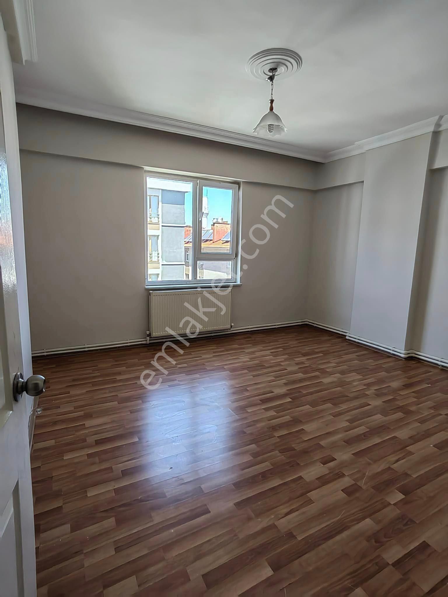 Nasreddin Emlaktan Koşuyolunda Asansörlü Kiralık Daire - Görsel 11