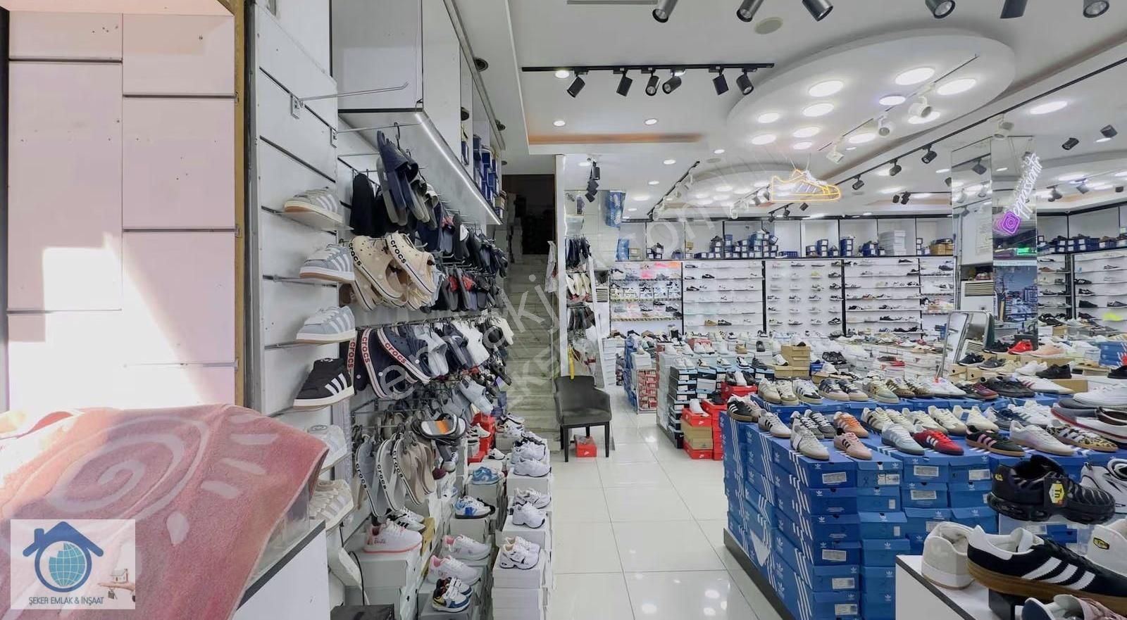 Kumköyde Devren Kiralık Ayakkabı Mağazası - Görsel 13