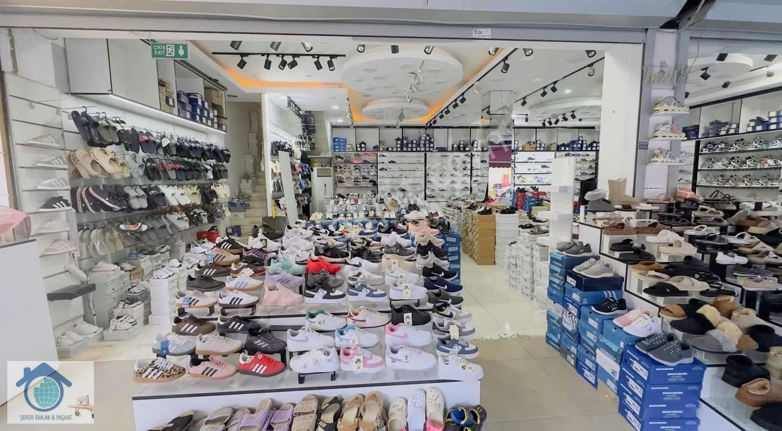Kumköyde Devren Kiralık Ayakkabı Mağazası - Görsel 2