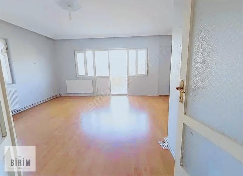 Birimden Çarşı Merkezde Doğalgazlı Kiralık Daire - Görsel 3