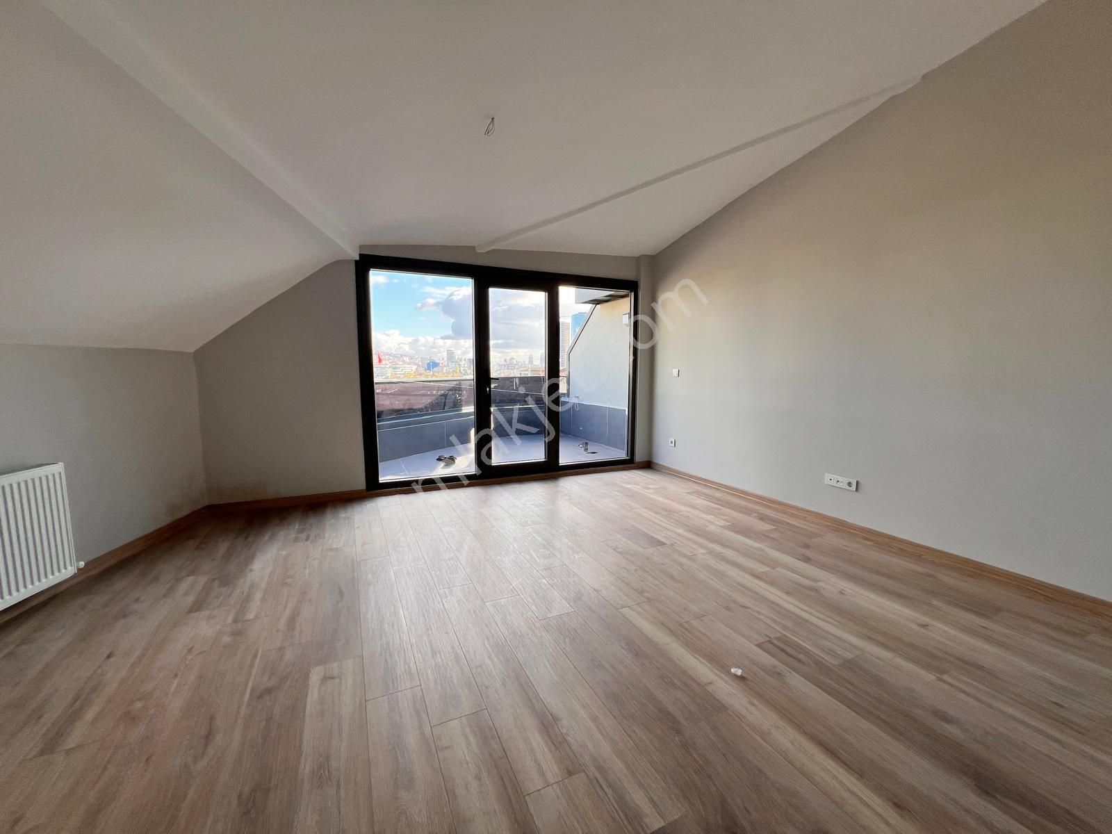 K.yalı E'5 Metroya Yakın Ferah 3+1 Dubleks Daire - Görsel 15