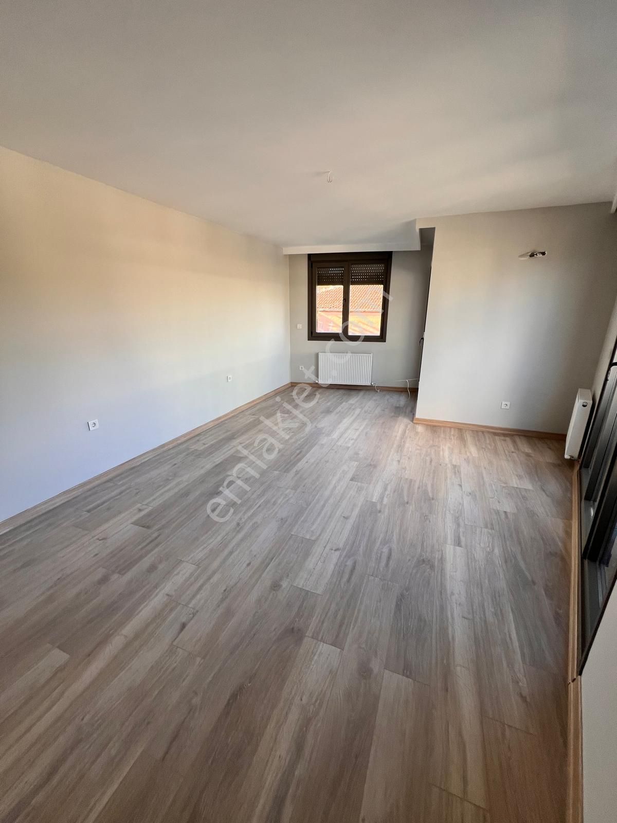 K.yalı E'5 Metroya Yakın Ferah 3+1 Dubleks Daire - Görsel 2
