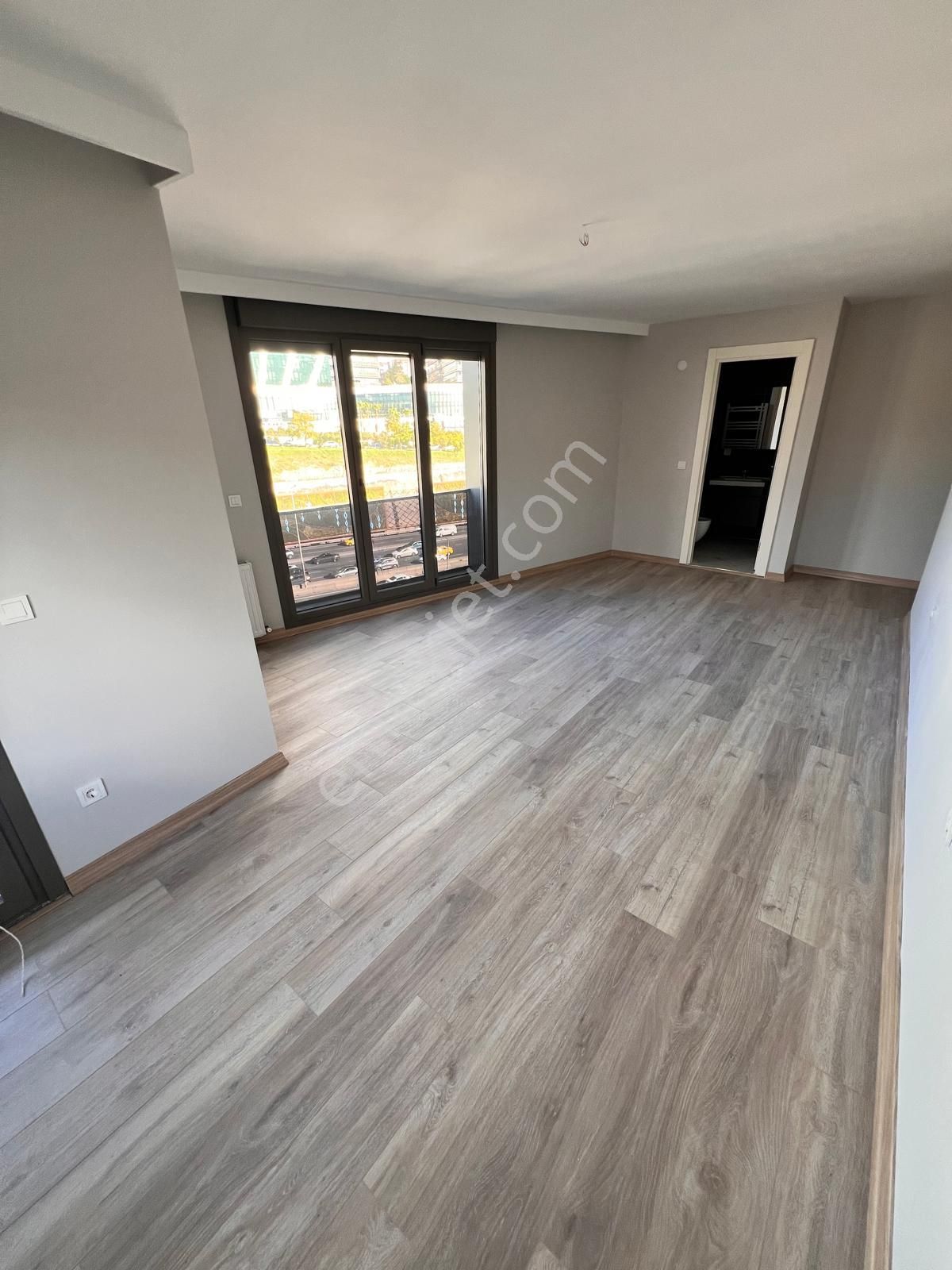 K.yalı E'5 Metroya Yakın Ferah 3+1 Dubleks Daire - Görsel 4
