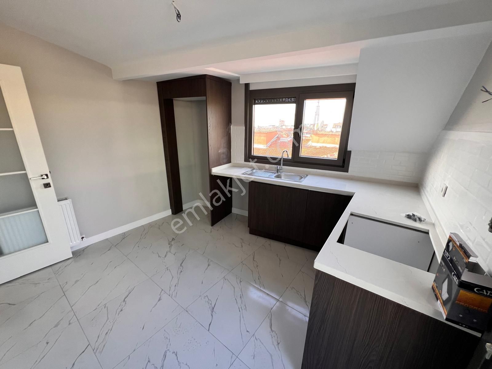 K.yalı E'5 Metroya Yakın Ferah 3+1 Dubleks Daire - Görsel 27