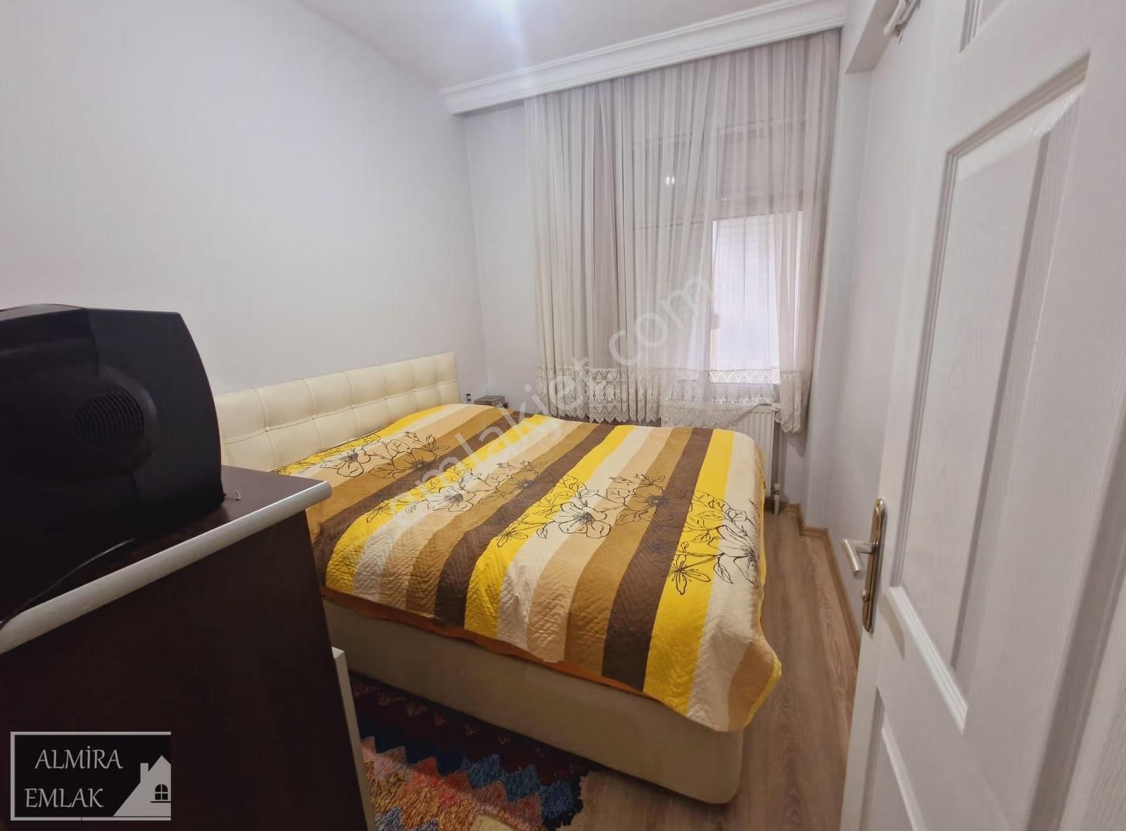 İnönü Caddesi Arka Sokağı 3+1 120m2 Ara Kat Park Manzaralı - Görsel 16