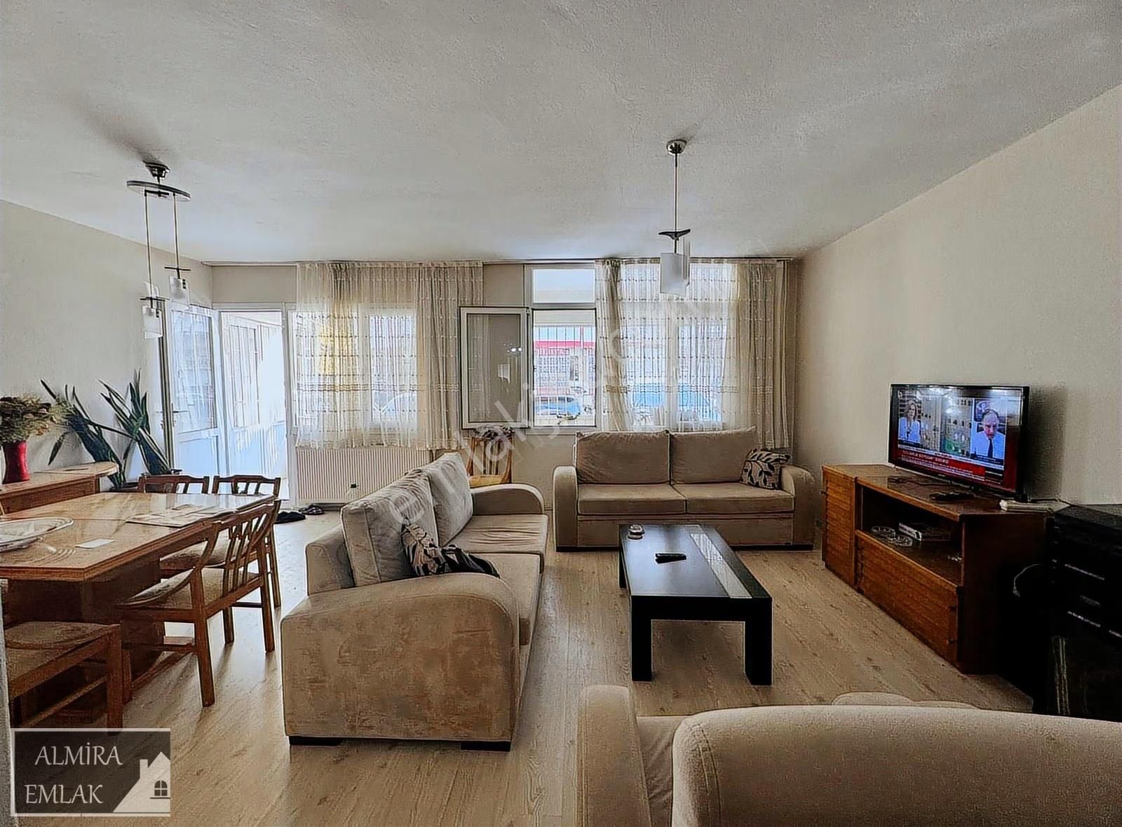 Bahçelievlerde 3+1 125m2 Yüksek Giriş Balkonlu Çift Cephe - Görsel 12