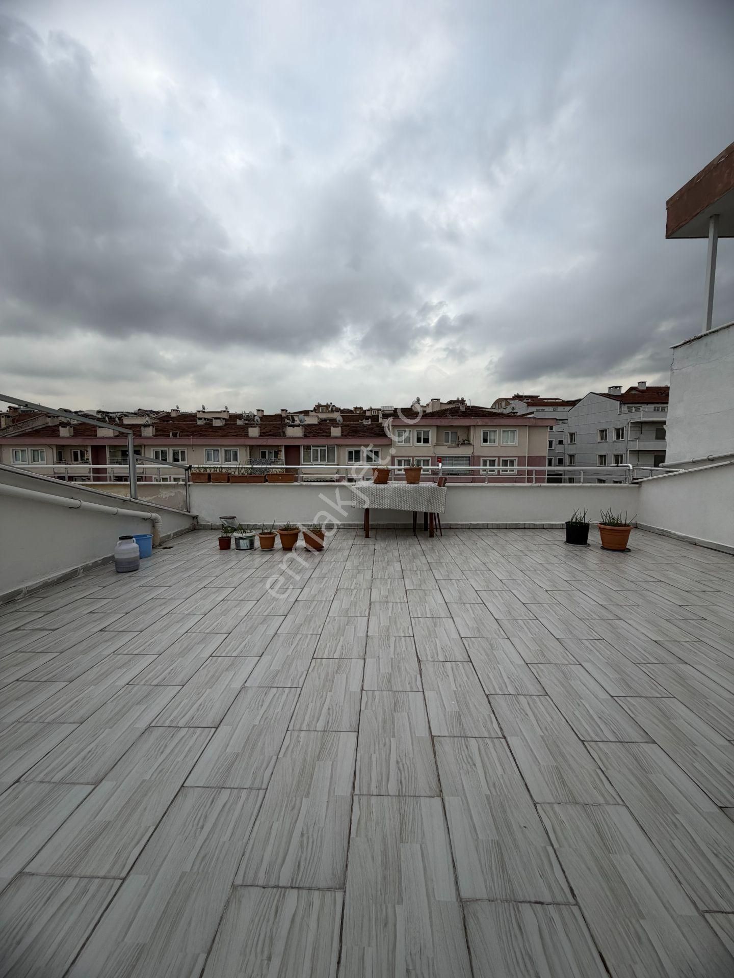 Üçevler Merkezi Konumda Satılık Geniş 3+1 Dublex - Görsel 23