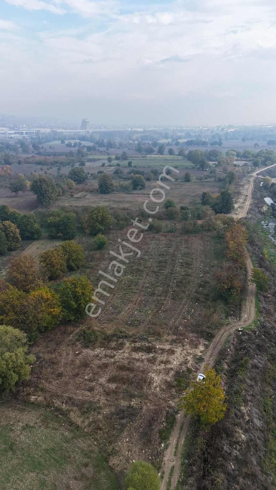 Bera Gayrimenkul'den Yeniceköyde Acil Satılık Tarla