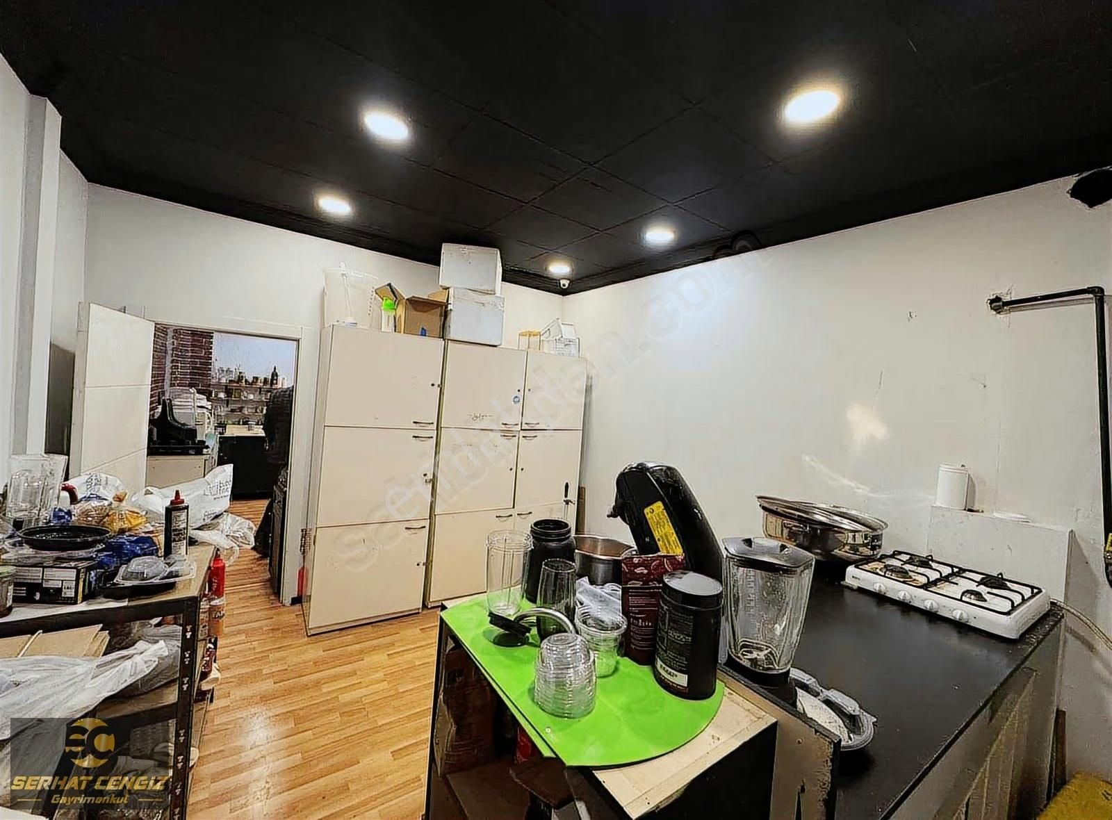 Ragıp Tüzün Caddesinde Caddeye Cepheli Dükkan - Görsel 2