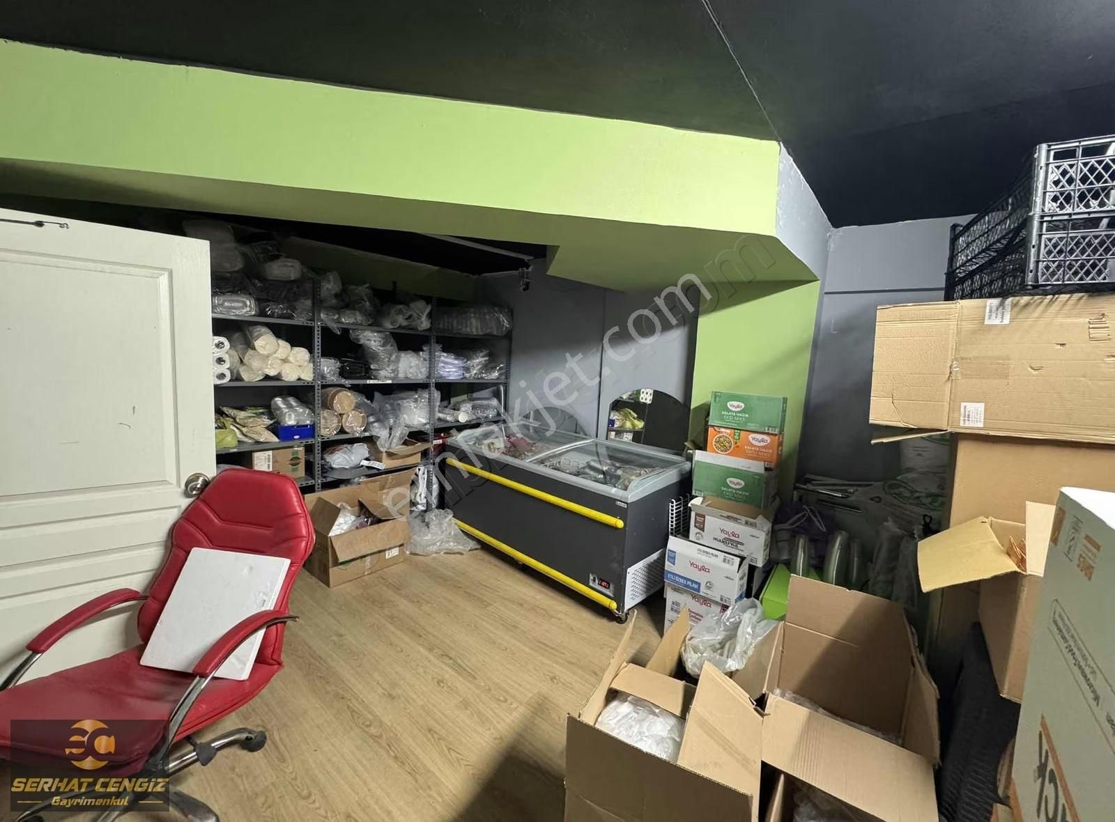 Ragıp Tüzün Caddesinde Caddeye Cepheli Dükkan - Görsel 9