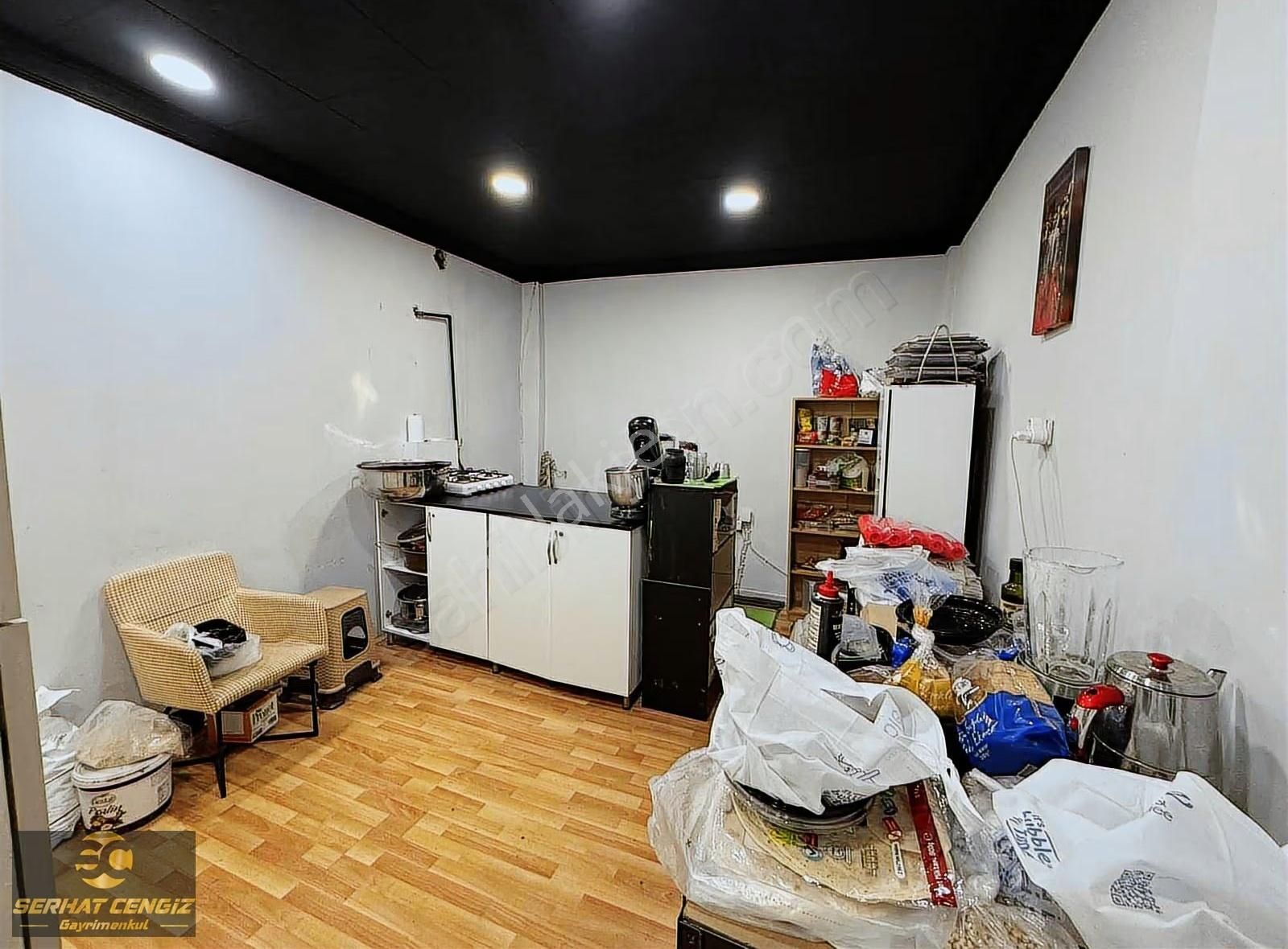 Ragıp Tüzün Caddesinde Caddeye Cepheli Dükkan - Görsel 8