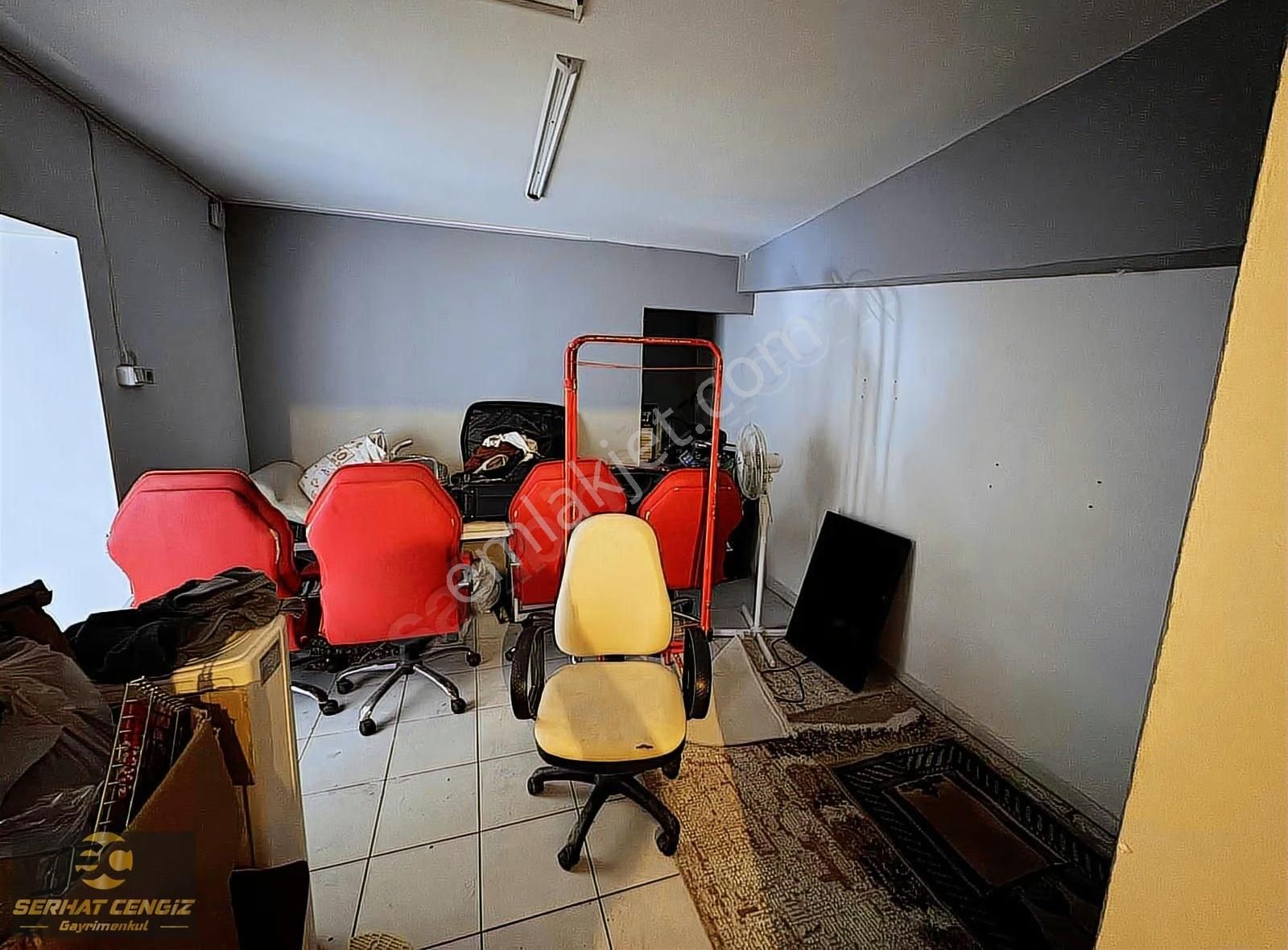 Ragıp Tüzün Caddesinde Caddeye Cepheli Dükkan - Görsel 11