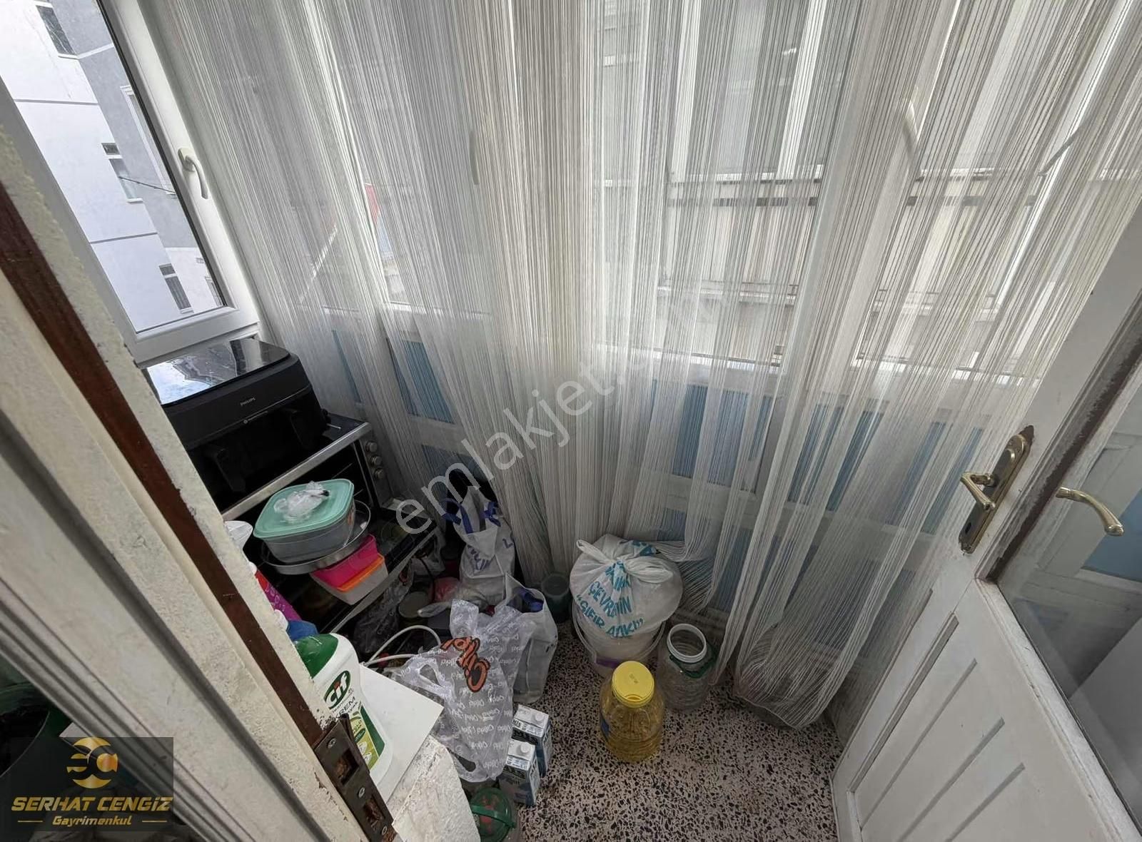 Hastane Metro Çıkışı 4. Kat Asansör Lü İskanlı Daire