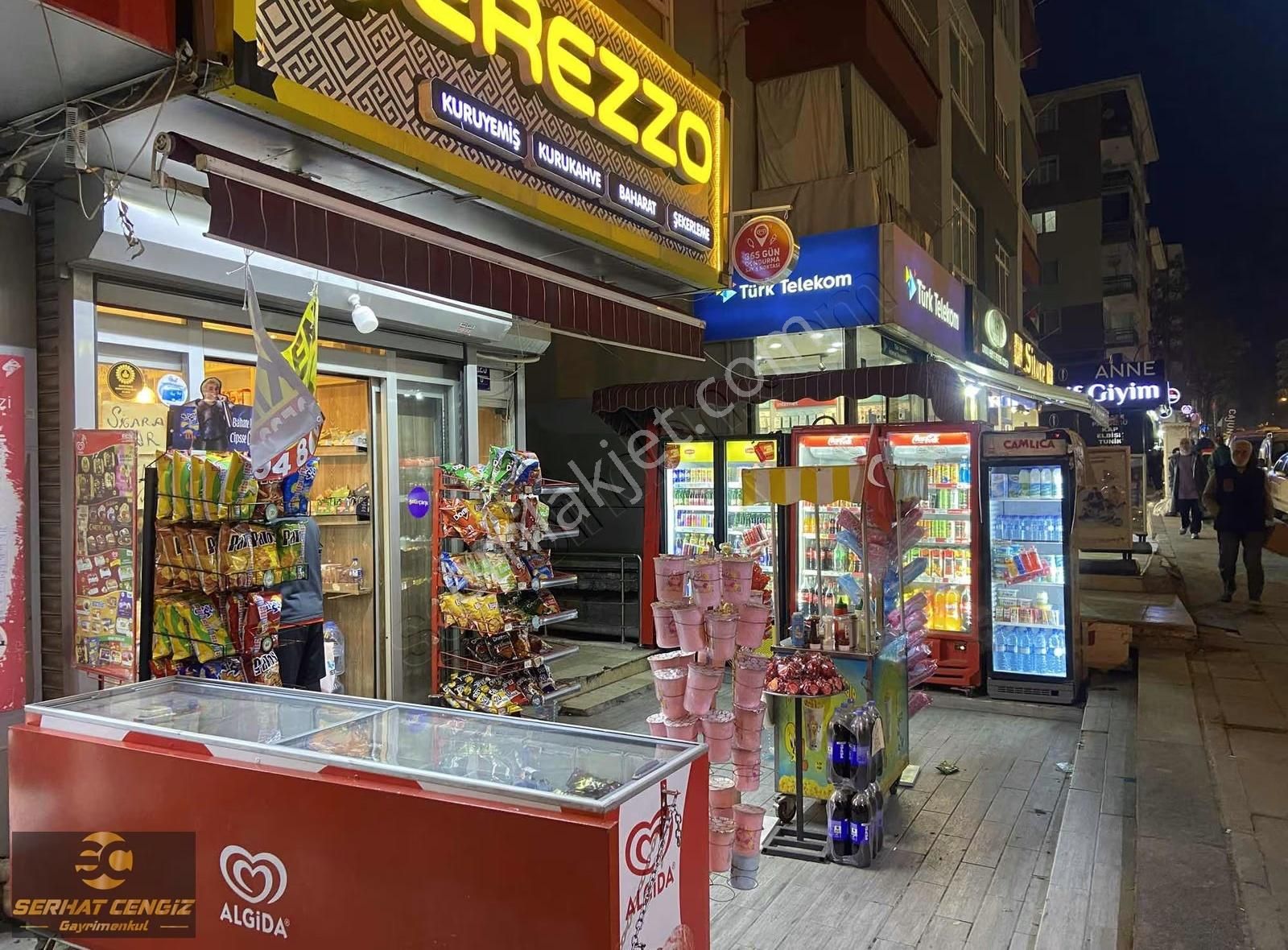 İvedik Caddesinde Yüksek Cürolu Devren Kuruyemişçi - Görsel 2