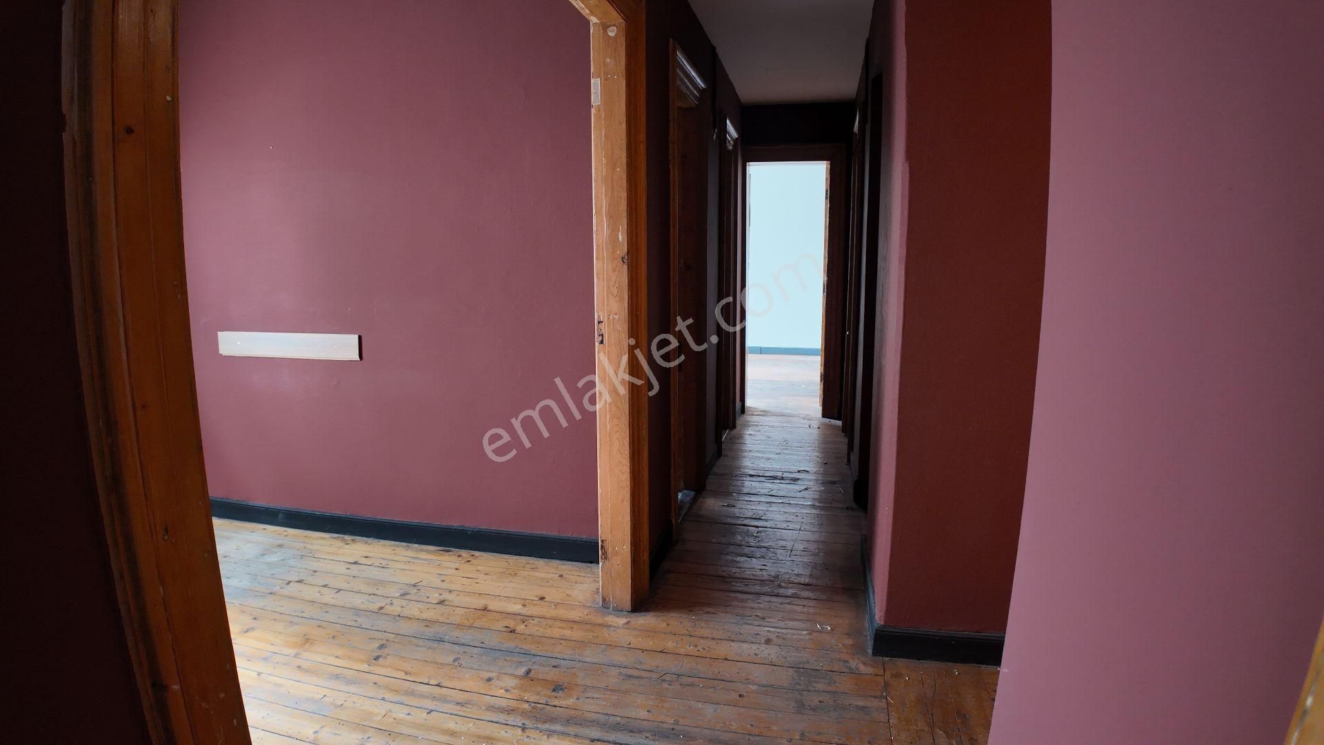 İstiklal Caddesi Üzerinde Yüksek Tavanlı 3.kat Ofis - Görsel 5