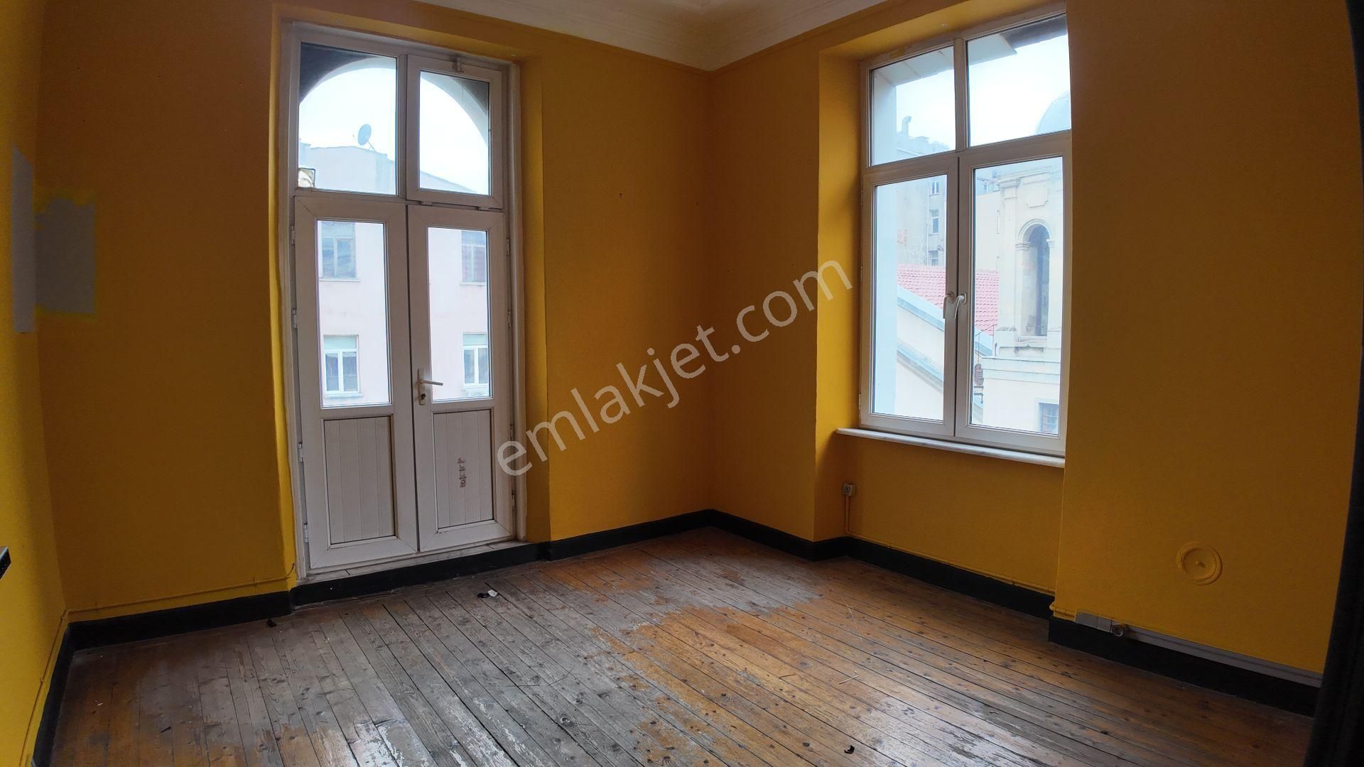 İstiklal Caddesi Üzerinde Yüksek Tavanlı 3.kat Ofis - Görsel 23