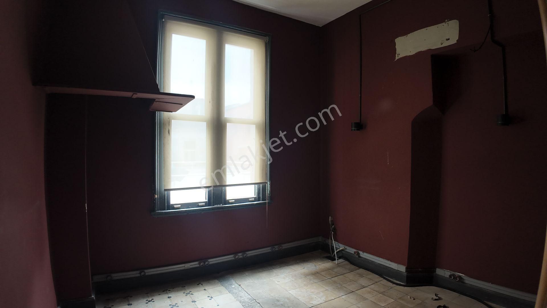 İstiklal Caddesi Üzerinde Yüksek Tavanlı 3.kat Ofis - Görsel 3