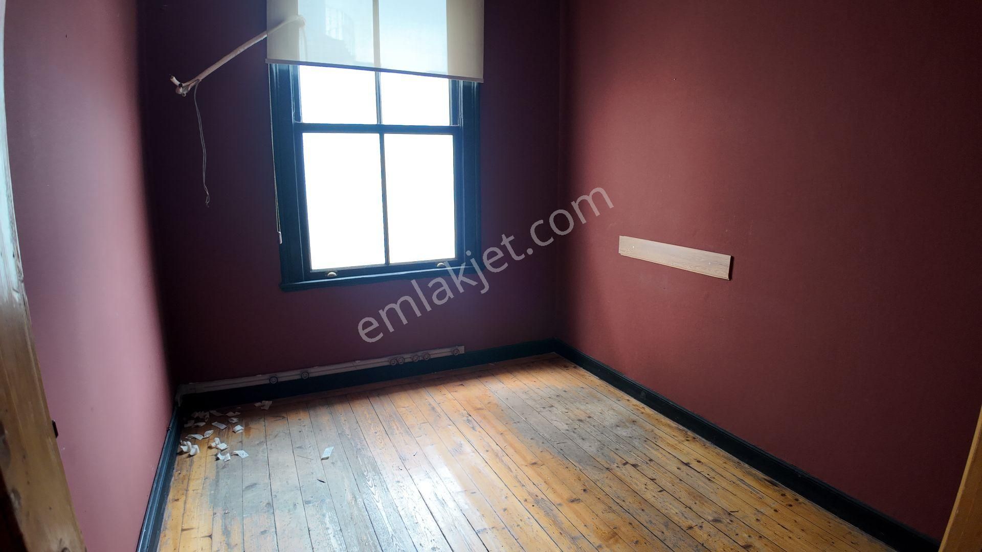 İstiklal Caddesi Üzerinde Yüksek Tavanlı 3.kat Ofis - Görsel 9