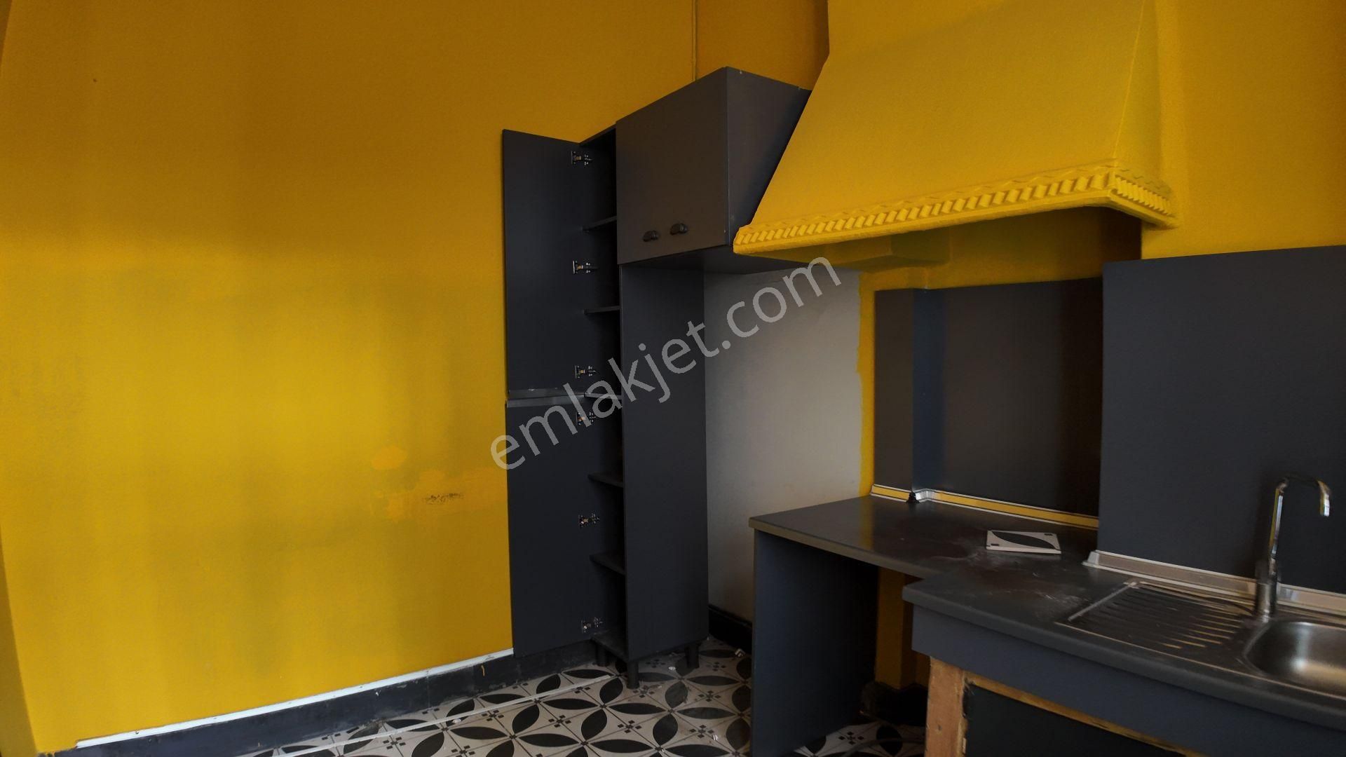 İstiklal Caddesi Üzerinde Yüksek Tavanlı 3.kat Ofis - Görsel 17