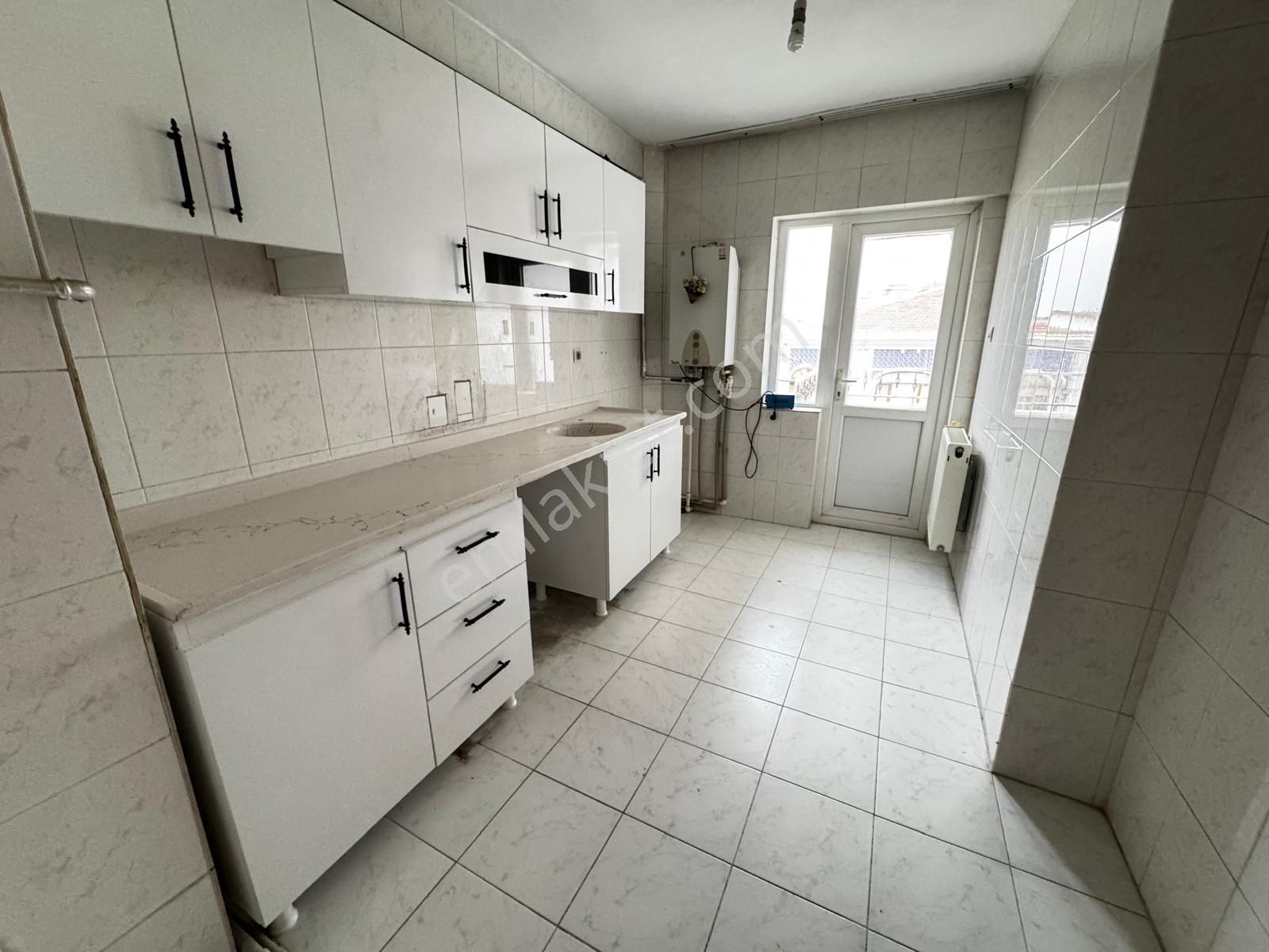 Sakızağacı Caddesi Üzeri Katta 3+1 Salon Bağımsız Geniş Ön Cephe - Görsel 7