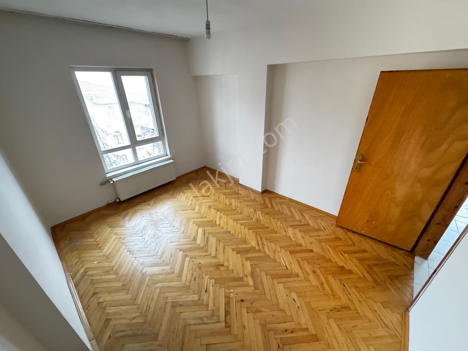 Sakızağacı Caddesi Üzeri Katta 3+1 Salon Bağımsız Geniş Ön Cephe - Görsel 11