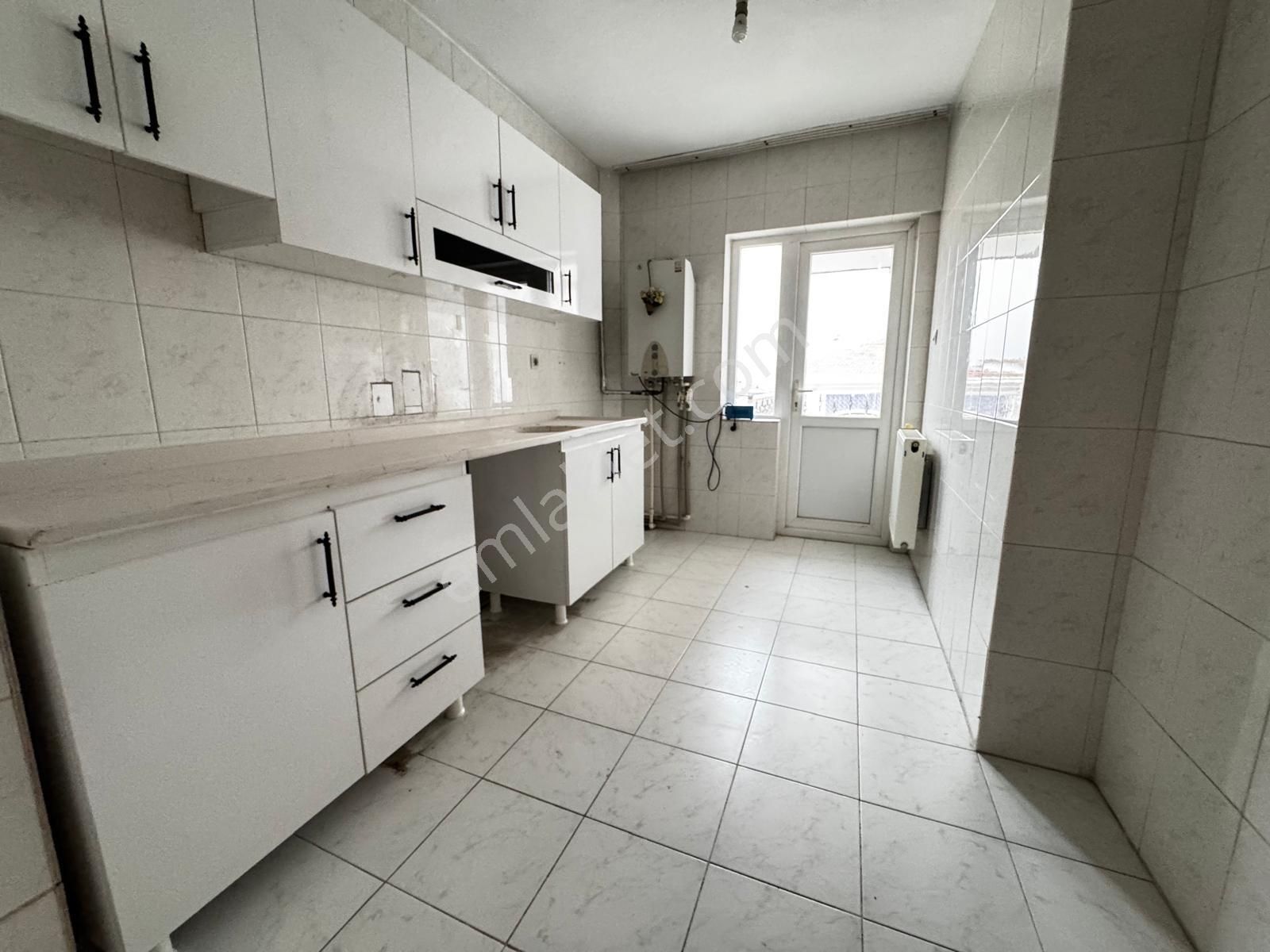 Sakızağacı Caddesi Üzeri Katta 3+1 Salon Bağımsız Geniş Ön Cephe - Görsel 8