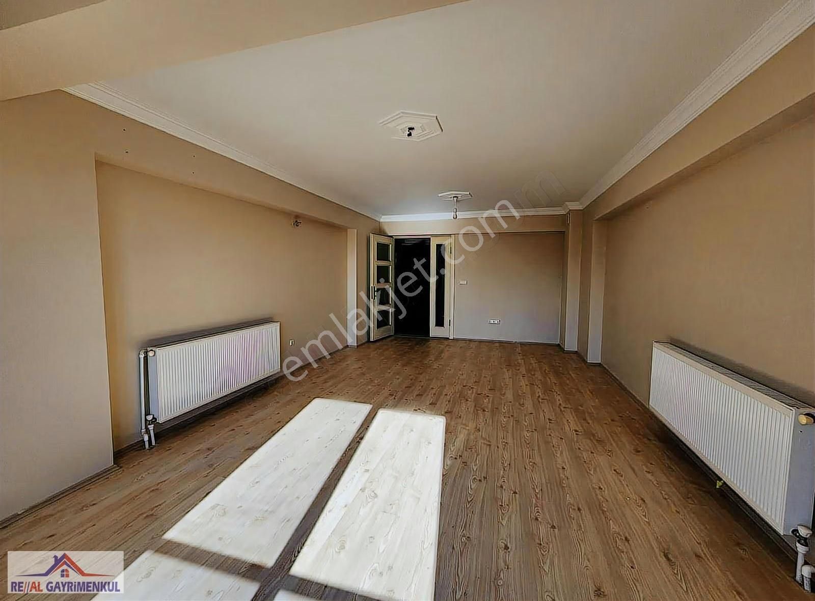 Real Gayrimenkul'den Barbaros'ta Otoparklı 3+1 Arakat Daire - Görsel 12