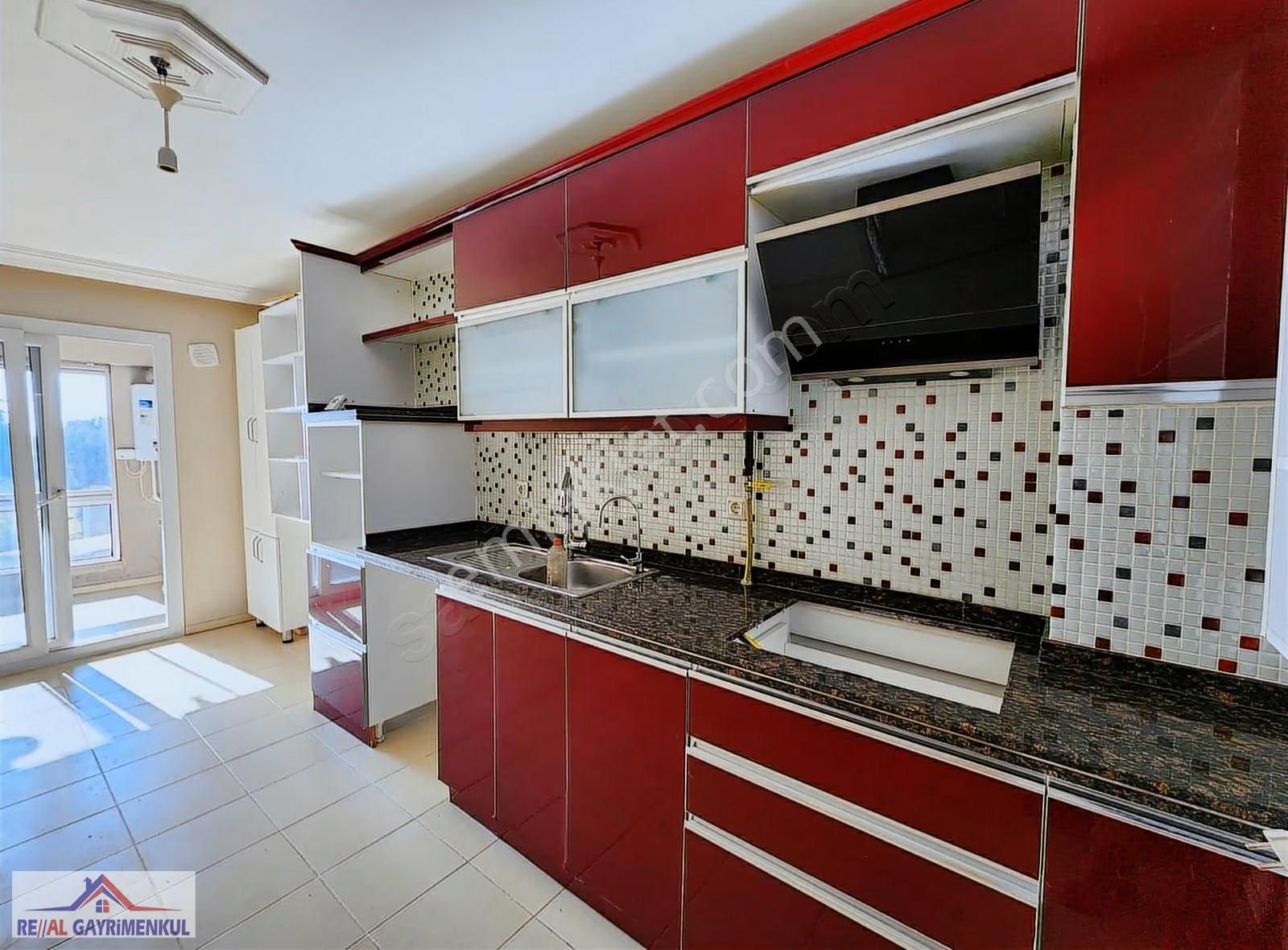 Real Gayrimenkul'den Barbaros'ta Otoparklı 3+1 Arakat Daire - Görsel 15