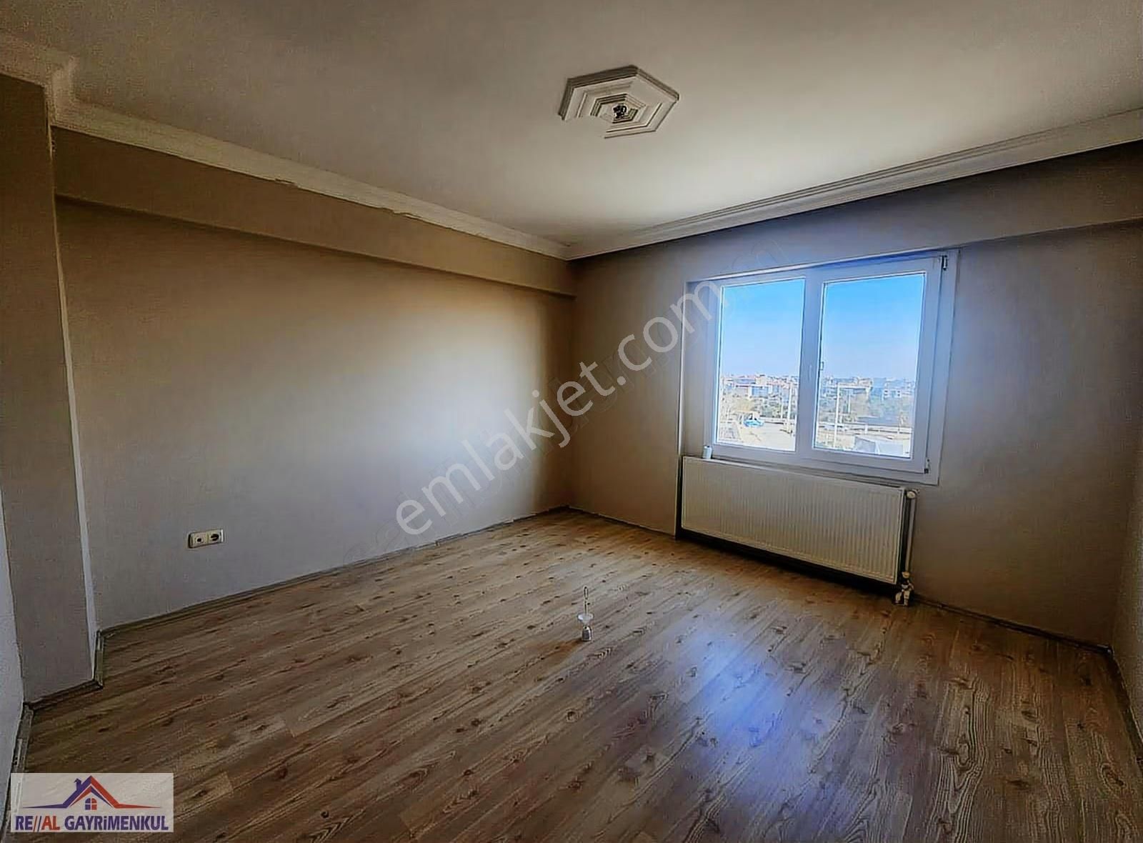 Real Gayrimenkul'den Barbaros'ta Otoparklı 3+1 Arakat Daire - Görsel 2