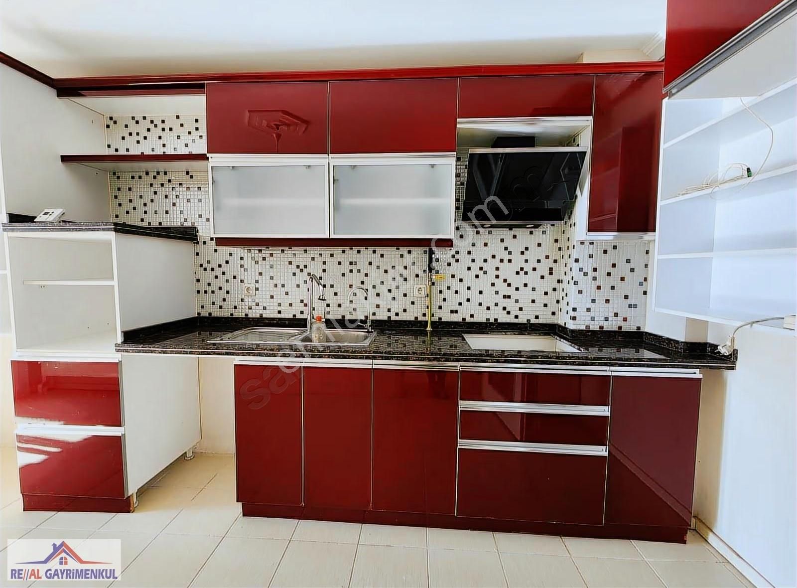 Real Gayrimenkul'den Barbaros'ta Otoparklı 3+1 Arakat Daire - Görsel 16