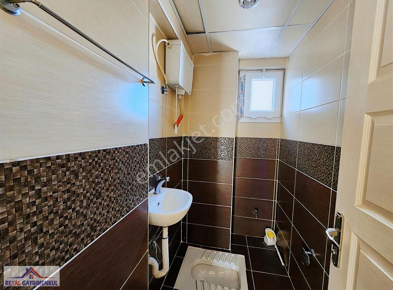 Real Gayrimenkul'den Barbaros'ta Otoparklı 3+1 Arakat Daire - Görsel 6