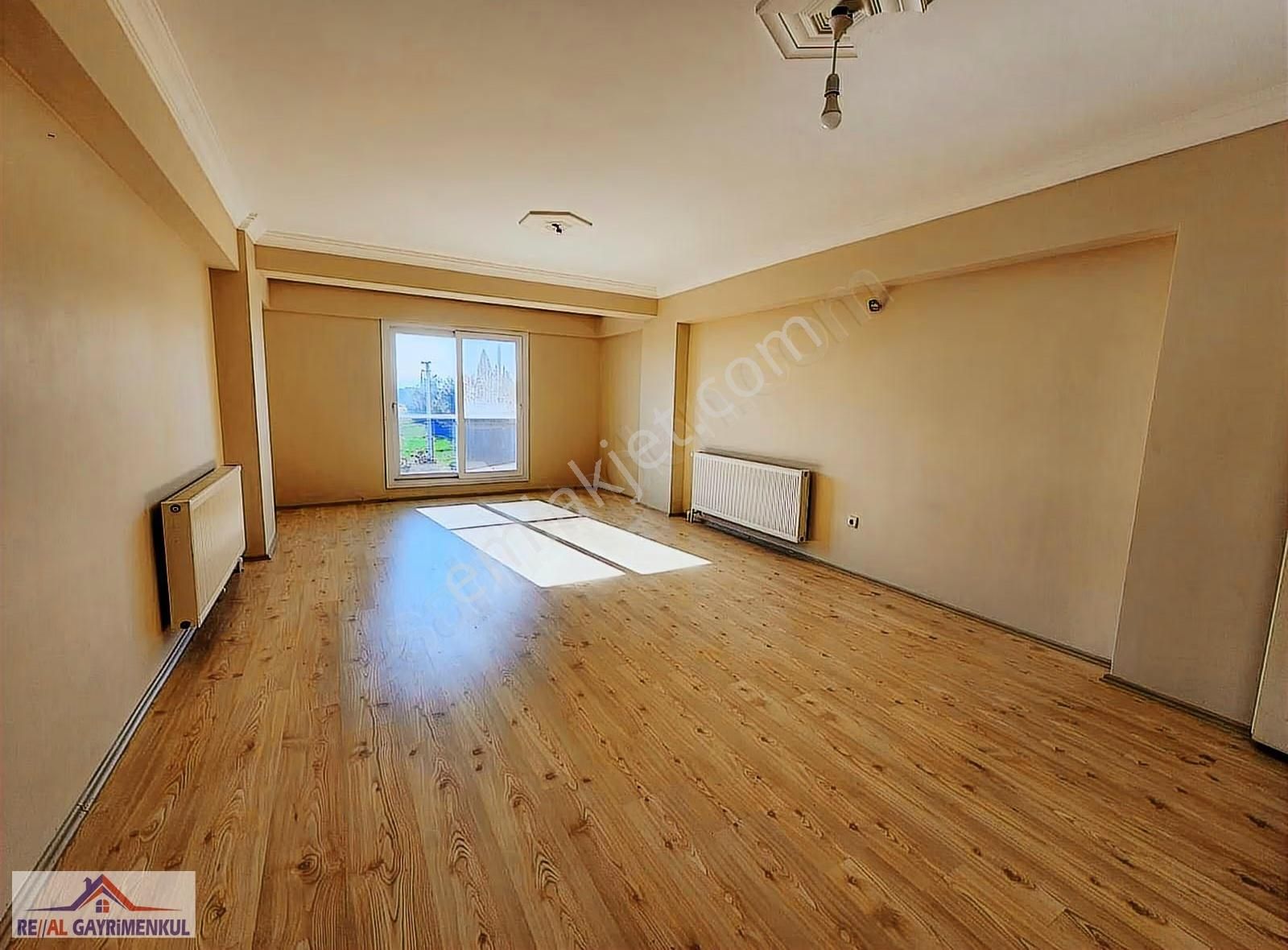 Real Gayrimenkul'den Barbaros'ta Otoparklı 3+1 Arakat Daire - Görsel 11