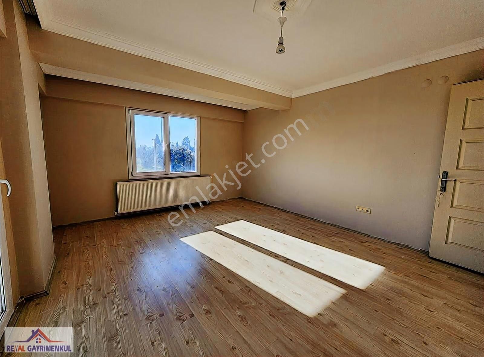 Real Gayrimenkul'den Barbaros'ta Otoparklı 3+1 Arakat Daire - Görsel 13