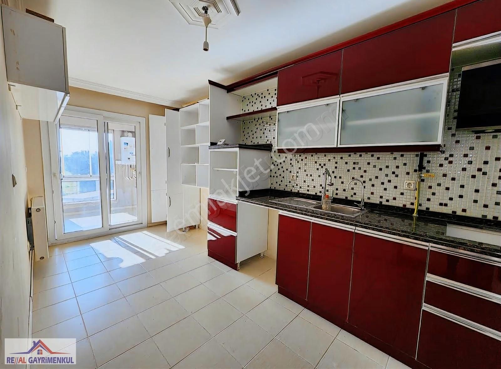 Real Gayrimenkul'den Barbaros'ta Otoparklı 3+1 Arakat Daire - Görsel 24