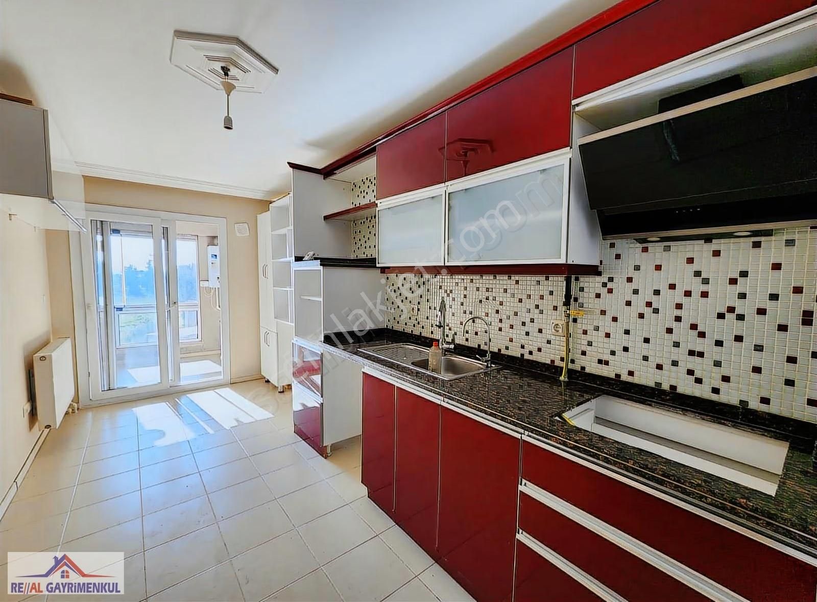 Real Gayrimenkul'den Barbaros'ta Otoparklı 3+1 Arakat Daire - Görsel 3