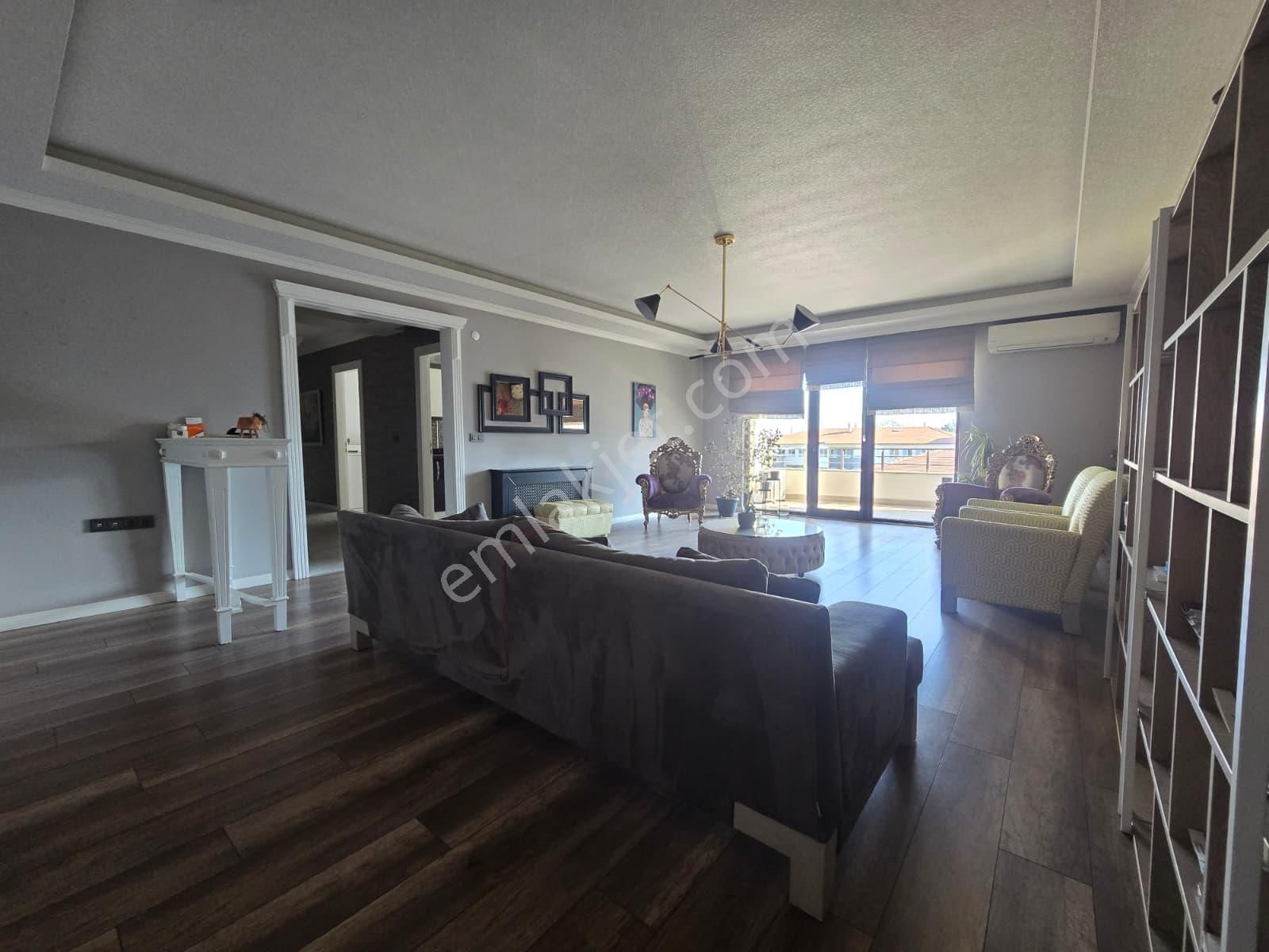 Çiftlik Caddesi Girişinde Mükemmel Konumda Satılık 3+1 Daire - Görsel 8