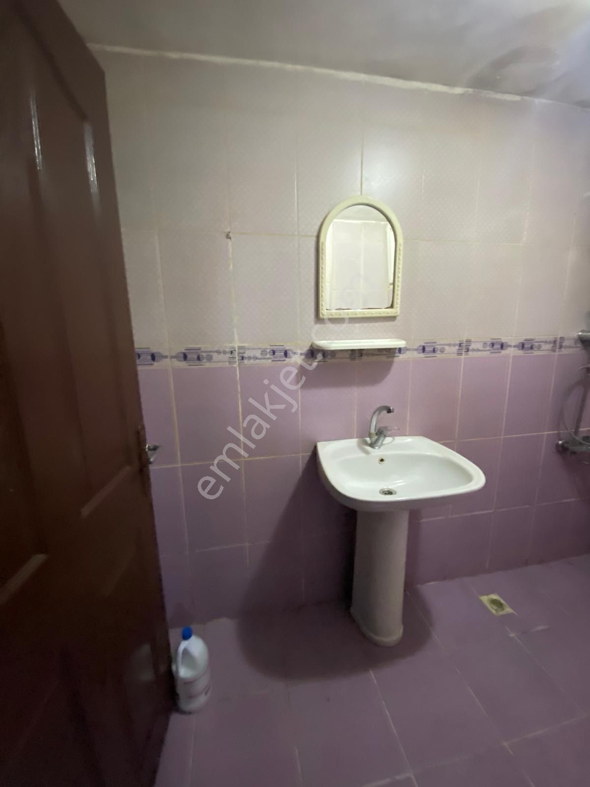 Gaziosmanpaşa Bağlarbaşında Destegül Sokakta 1+1/70m2/yüksek Bodrum Satılık Daire - Görsel 11