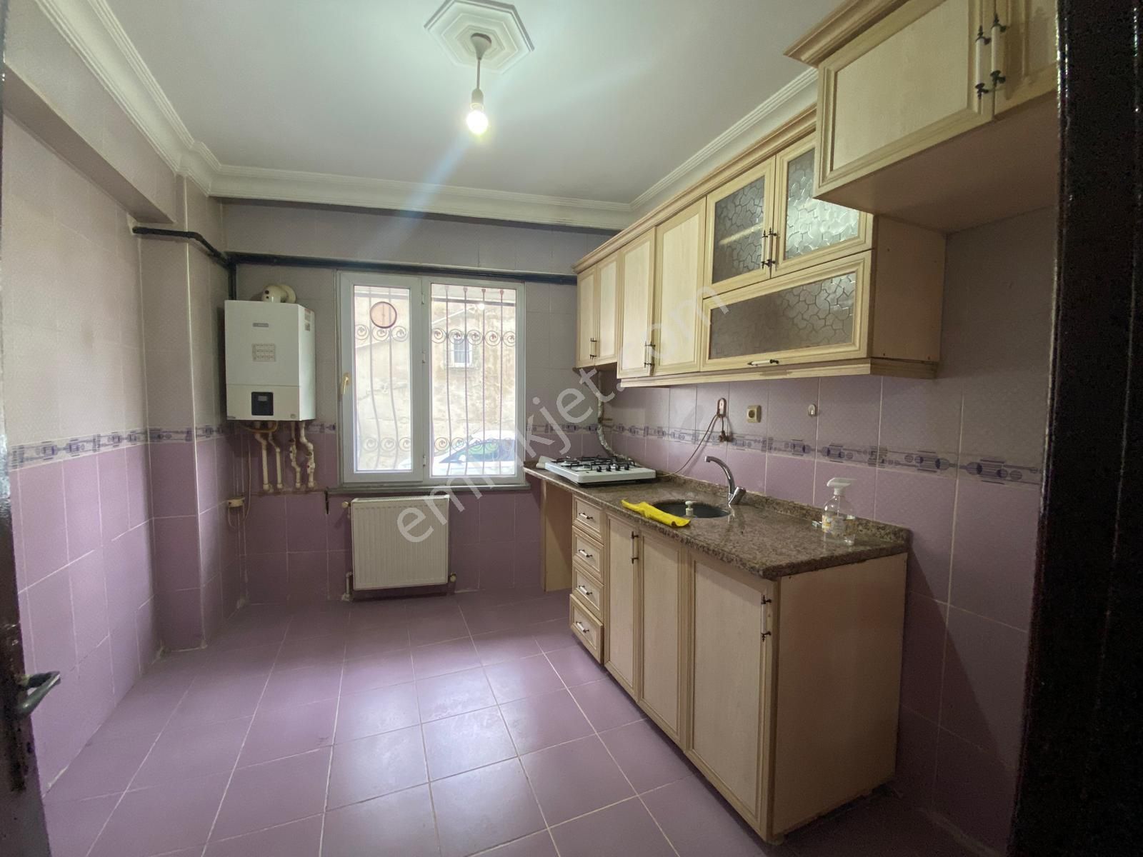 Gaziosmanpaşa Bağlarbaşında Destegül Sokakta 1+1/70m2/yüksek Bodrum Satılık Daire - Görsel 6