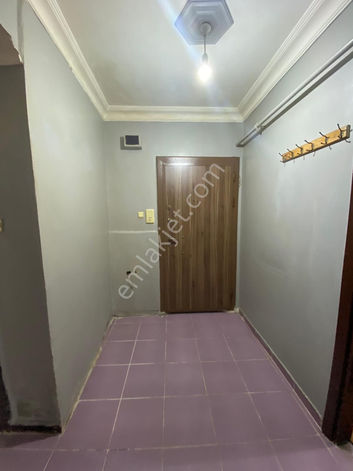 Gaziosmanpaşa Bağlarbaşında Destegül Sokakta 1+1/70m2/yüksek Bodrum Satılık Daire - Görsel 12