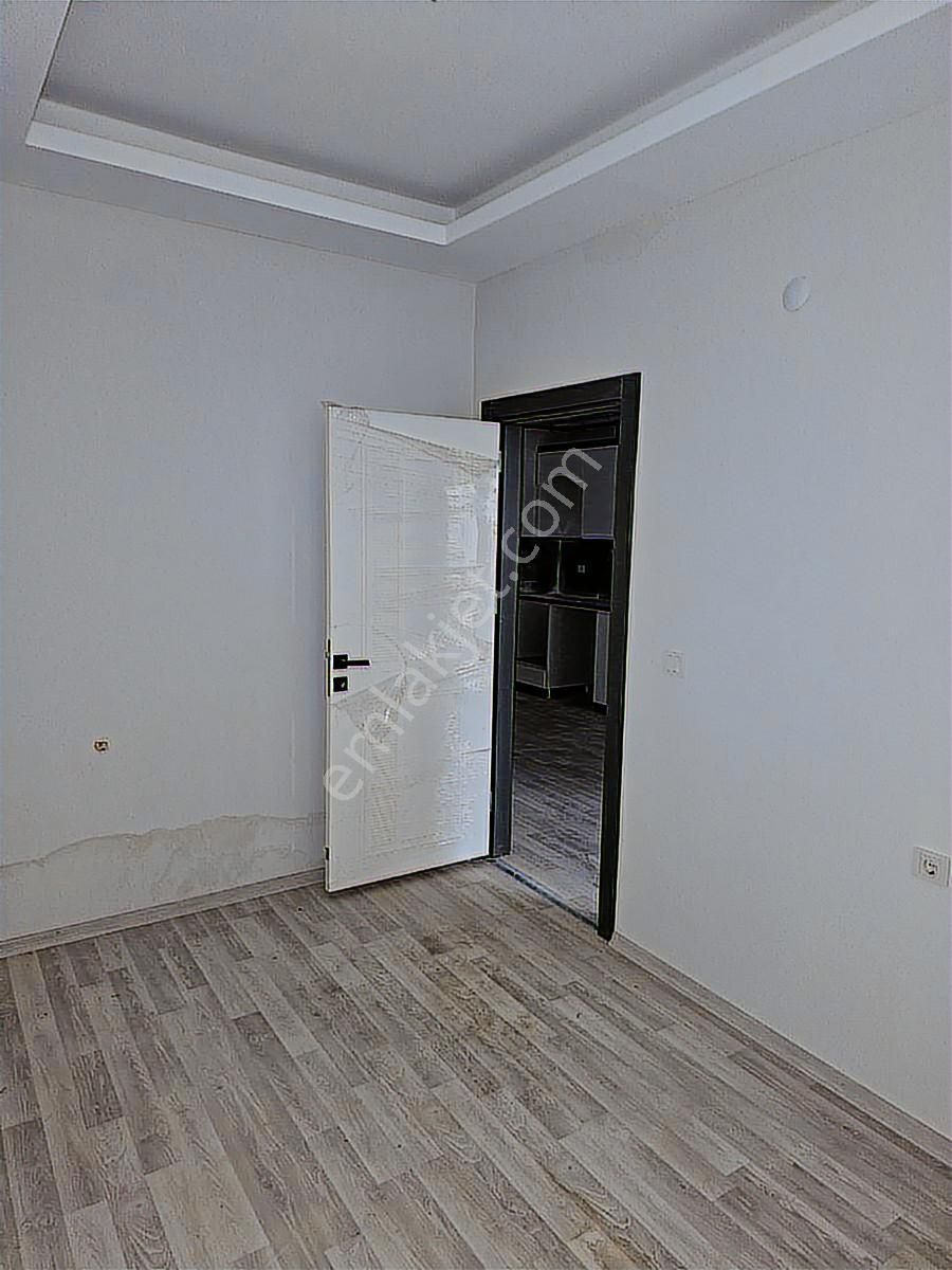 Ada Emlaktan Merkezi Konumda 1+1 Satılık Daire - Görsel 15